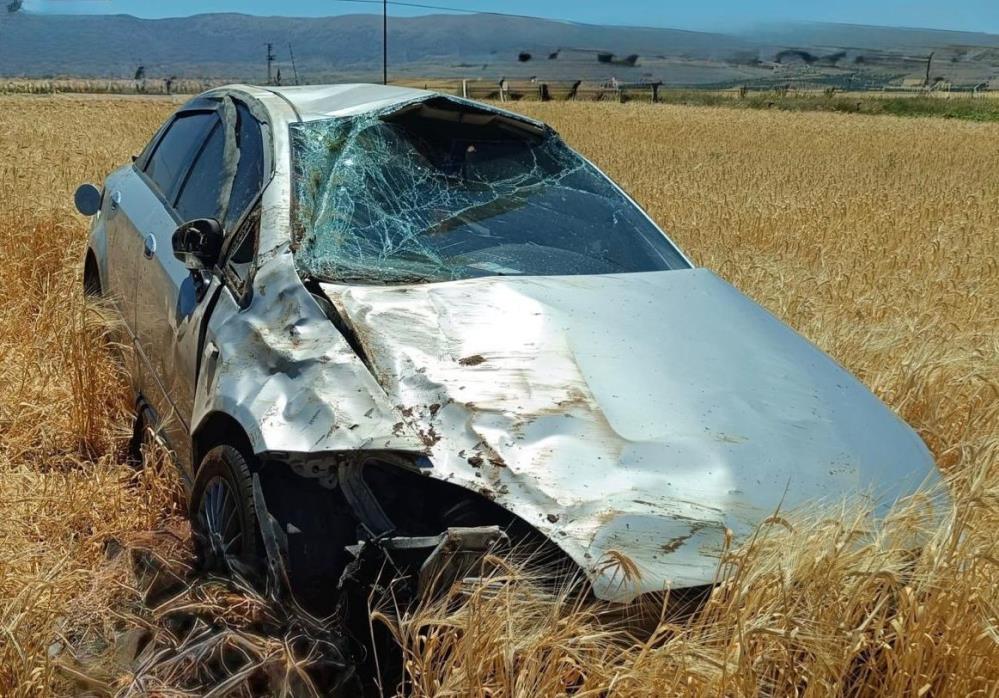 Afyon’da Kontrolden Çikan Araç Takla Atti