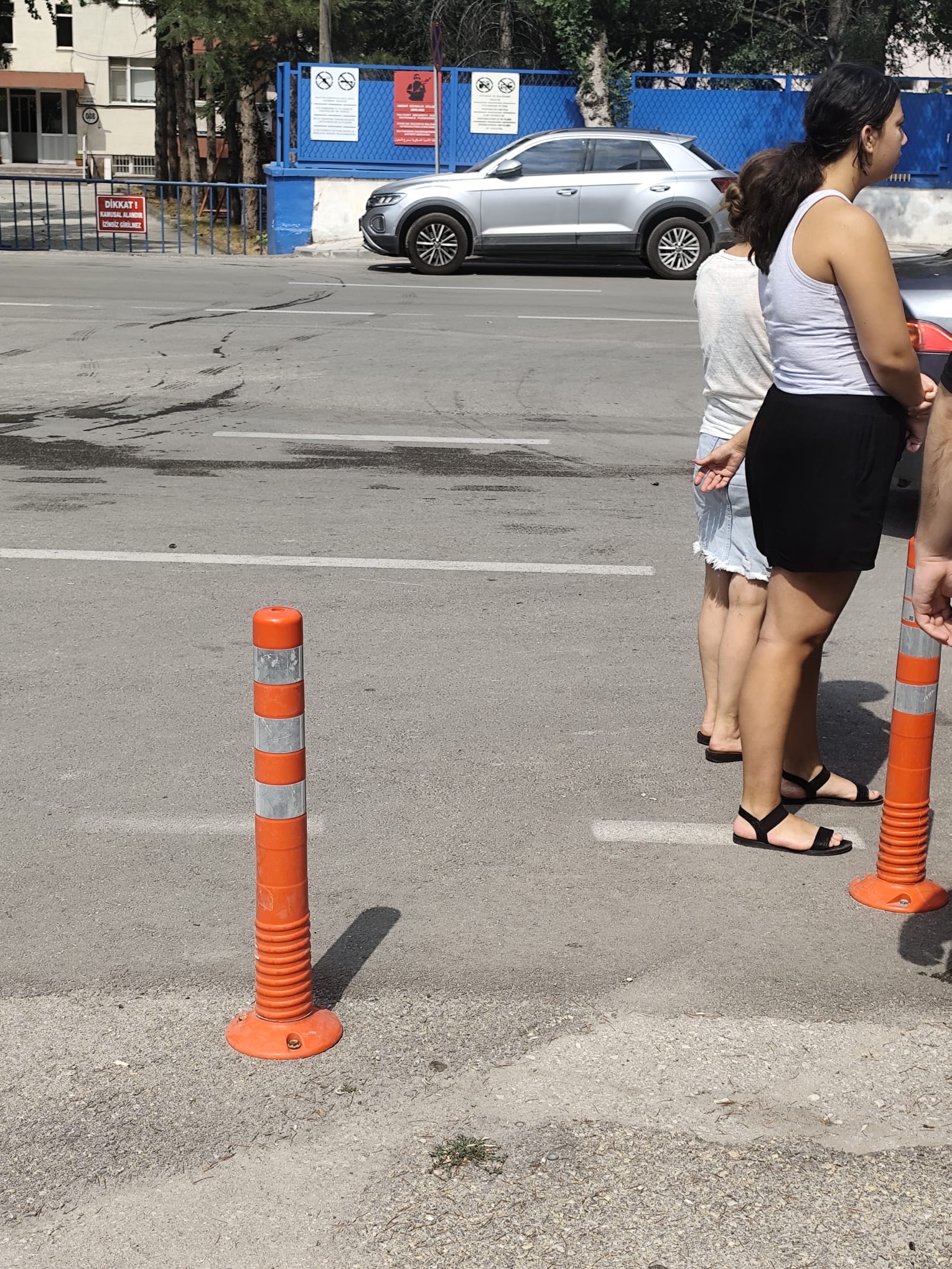 Afyonkarahi̇sar'da Şok Kaza Otomobi̇l İle Motosi̇klet Çarpişti 3