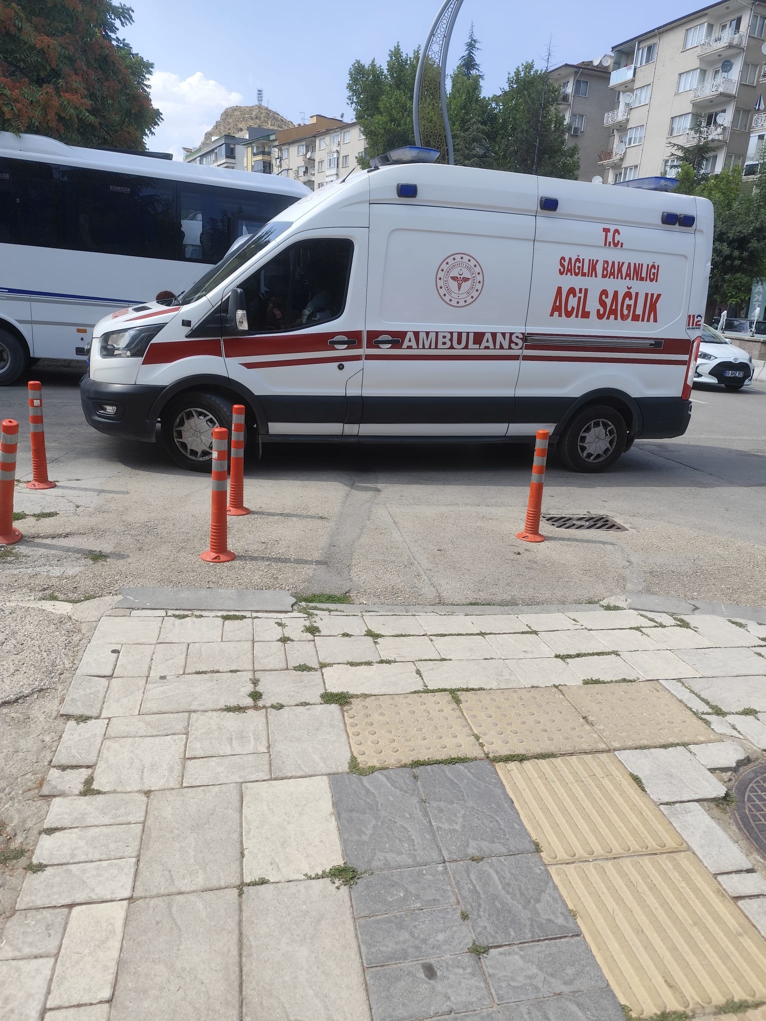 Afyonkarahi̇sar'da Şok Kaza Otomobi̇l İle Motosi̇klet Çarpişti 4