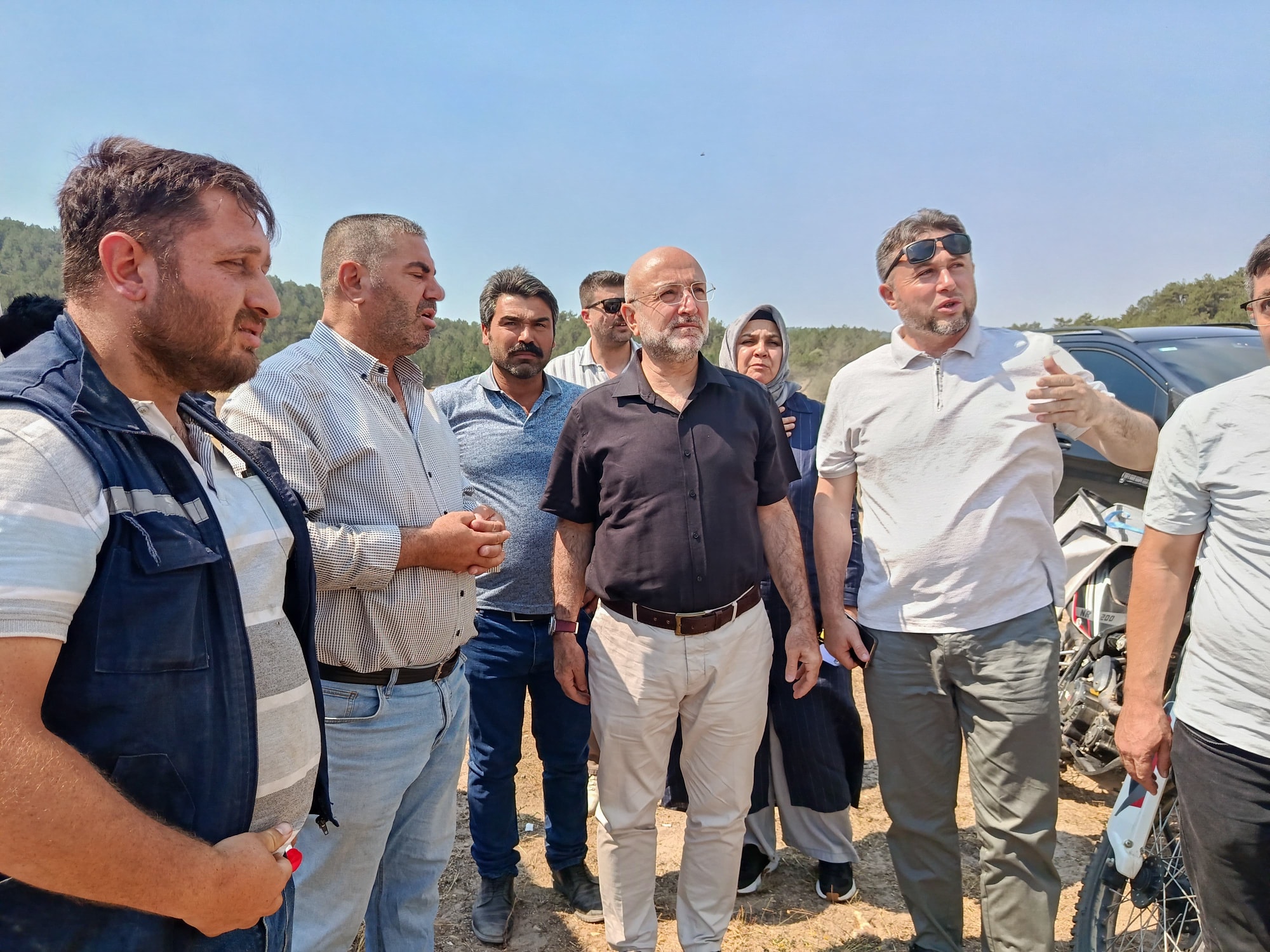 Ak Parti̇ Afyonkarahi̇sar Teşki̇lati Yangin Bölgesi̇nde (4)