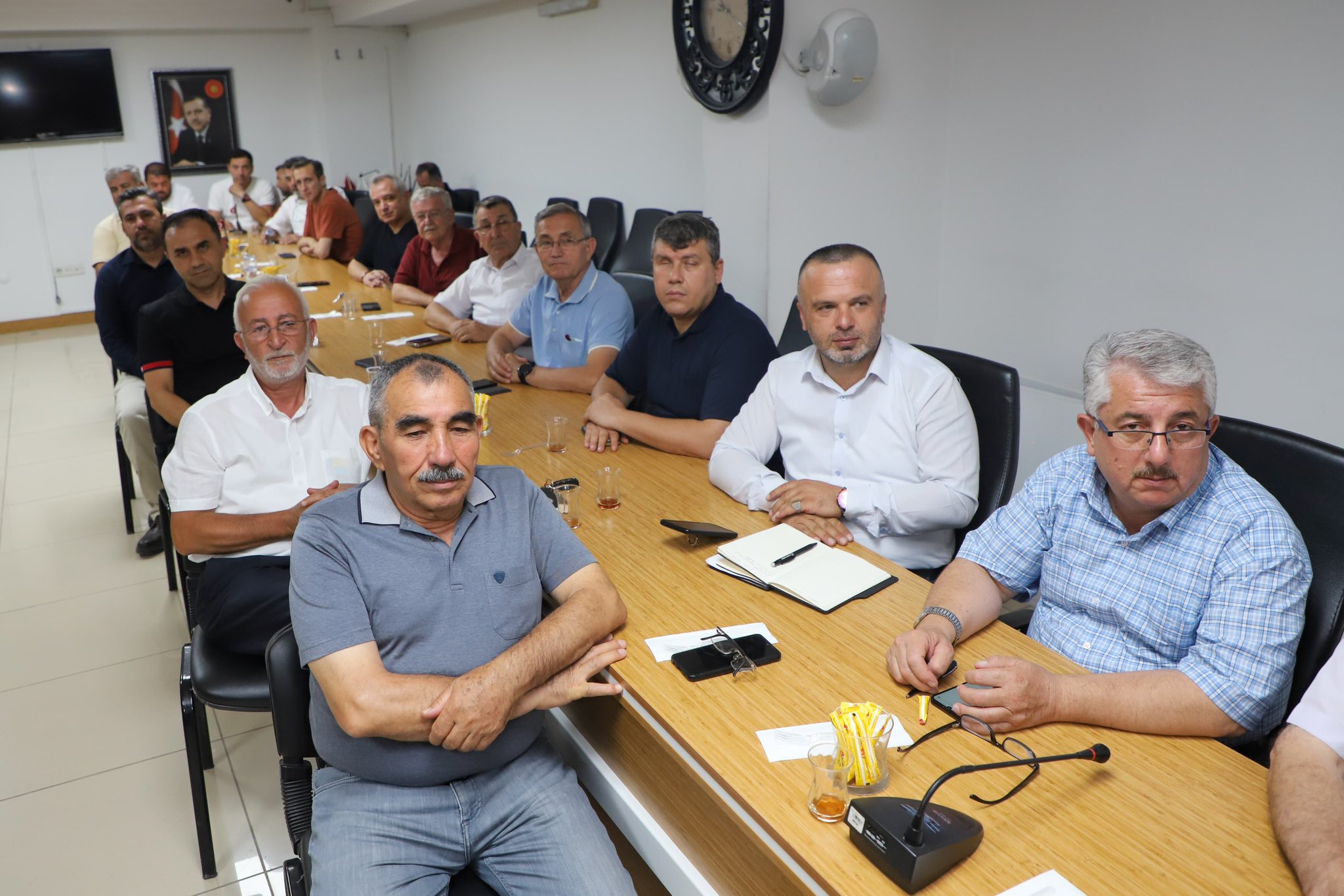Ak Parti̇'den Çevre Ve Şehi̇rci̇li̇k Gündemli̇ Toplanti (3)