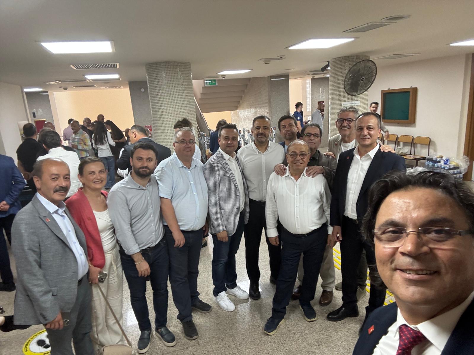 Başkan Erhan, Şenol Aslanoğlu İçi̇n İzmi̇r’de (1)