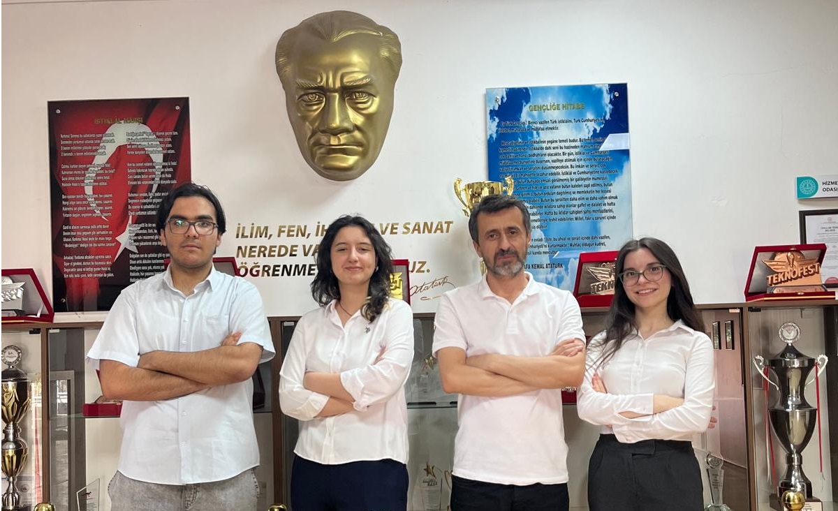 Bi̇lsemˈden Kutup Ve İkli̇m Projeleri̇nde Dört Türki̇ye Derecesi̇ 1