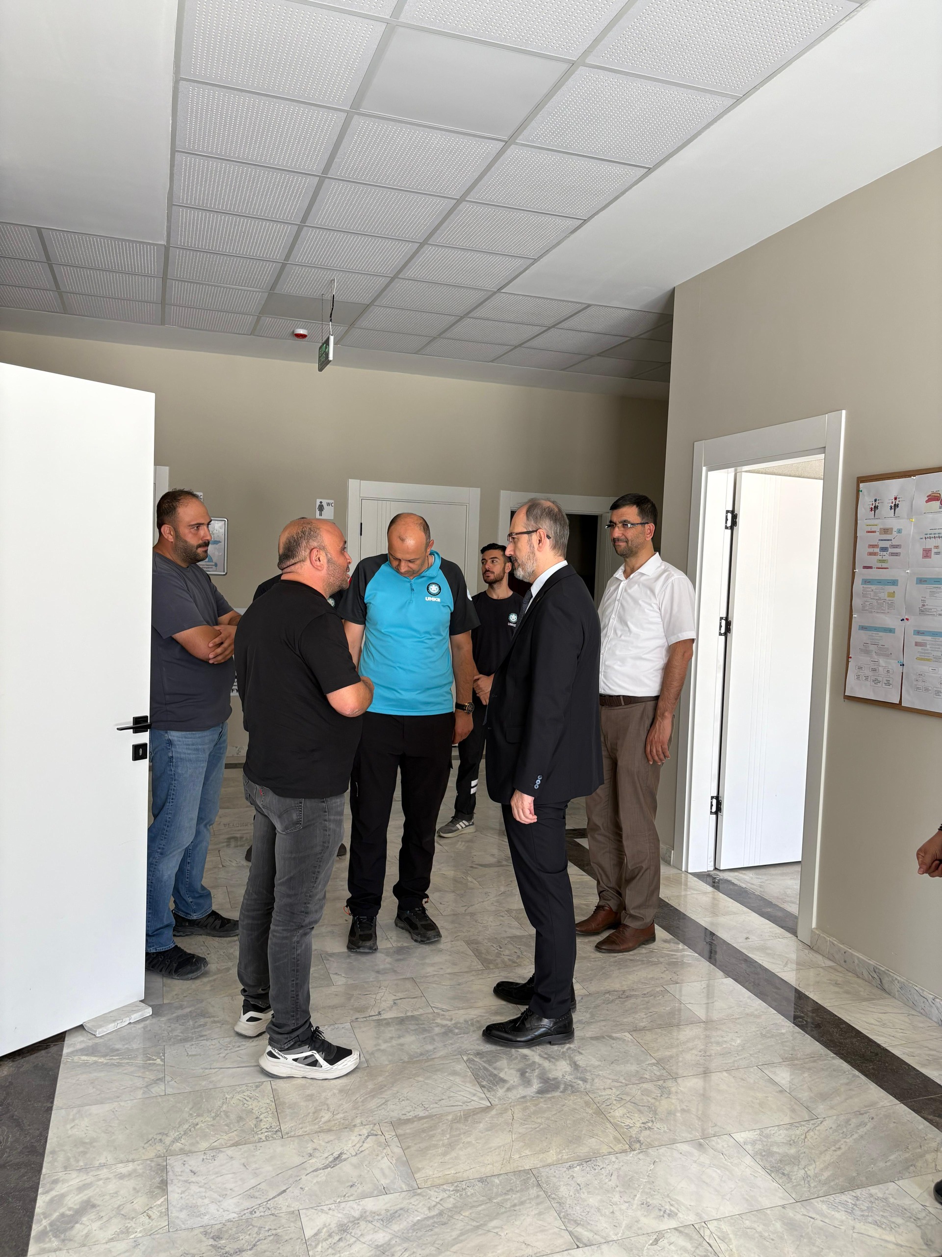 İl Sağlik Müdürü Öztürk’ten Yeni̇ Sağlik Kompleksi̇ne Zi̇yaret (2)