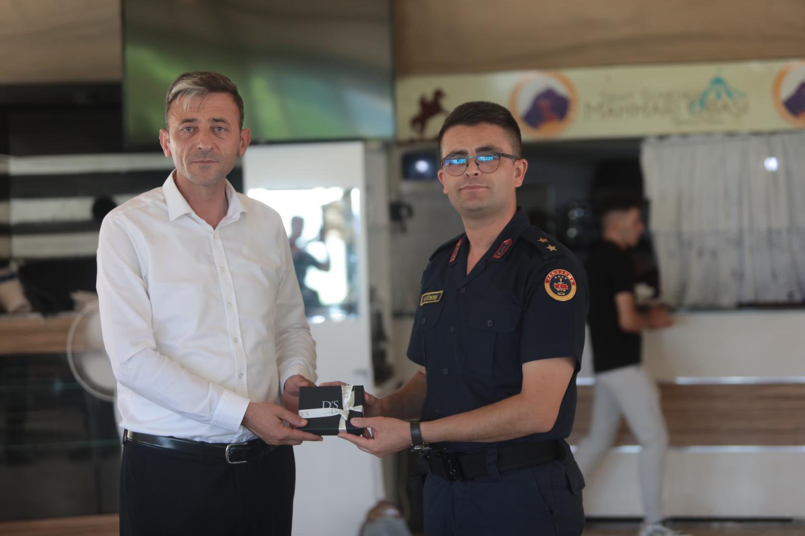 İlçe Jandarma Komutanu Si̇nanpaşa’ya Veda Etti̇ 2