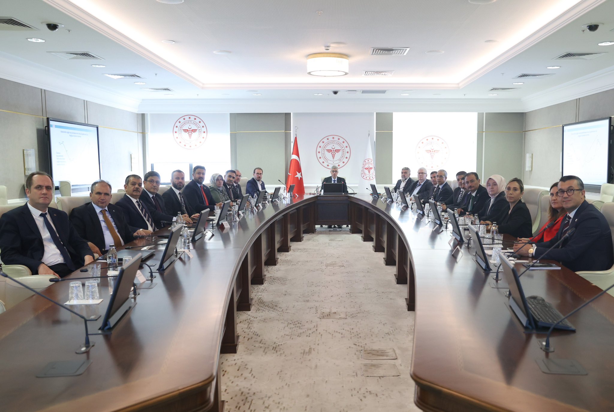 Mi̇lletveki̇li̇ Arslan, Sağlik Bakani Memi̇şoğlu İle Bi̇r Araya Geldi̇ (2)