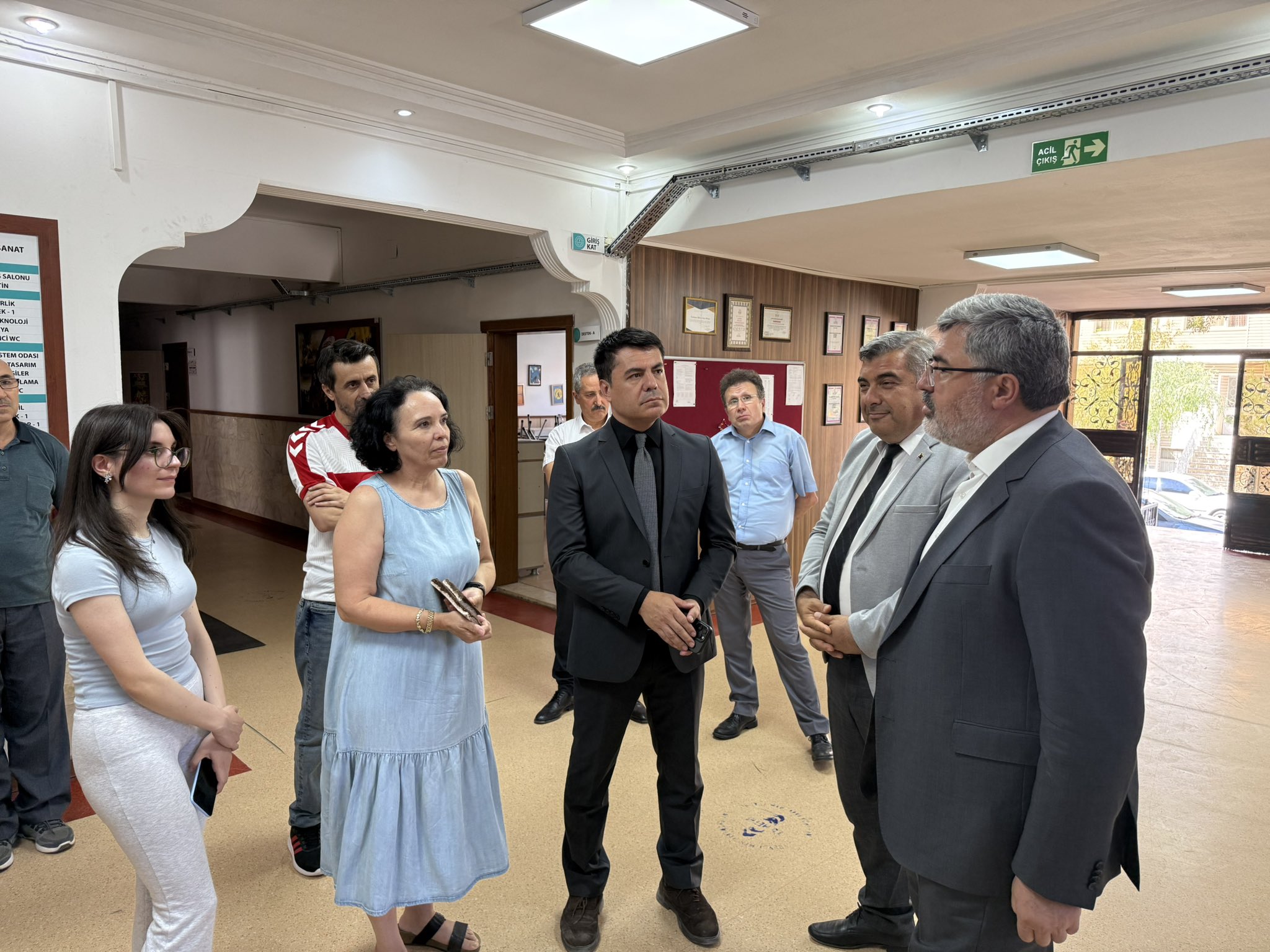 Mi̇lletveki̇li̇ Özkaya’dan Dumlupinar Bi̇lsem’e Tebri̇k Zi̇yareti̇ (1)