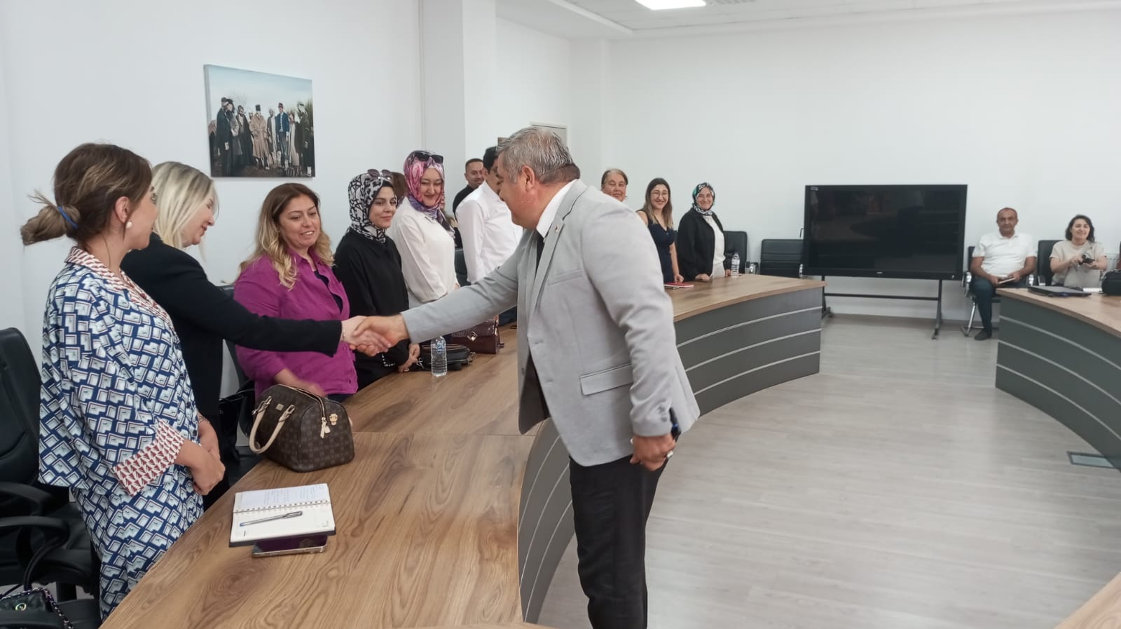 Müdür Sünnetci̇, Özel Kurum Yöneti̇ci̇leri̇yle Bi̇r Araya Geldi̇ (1)