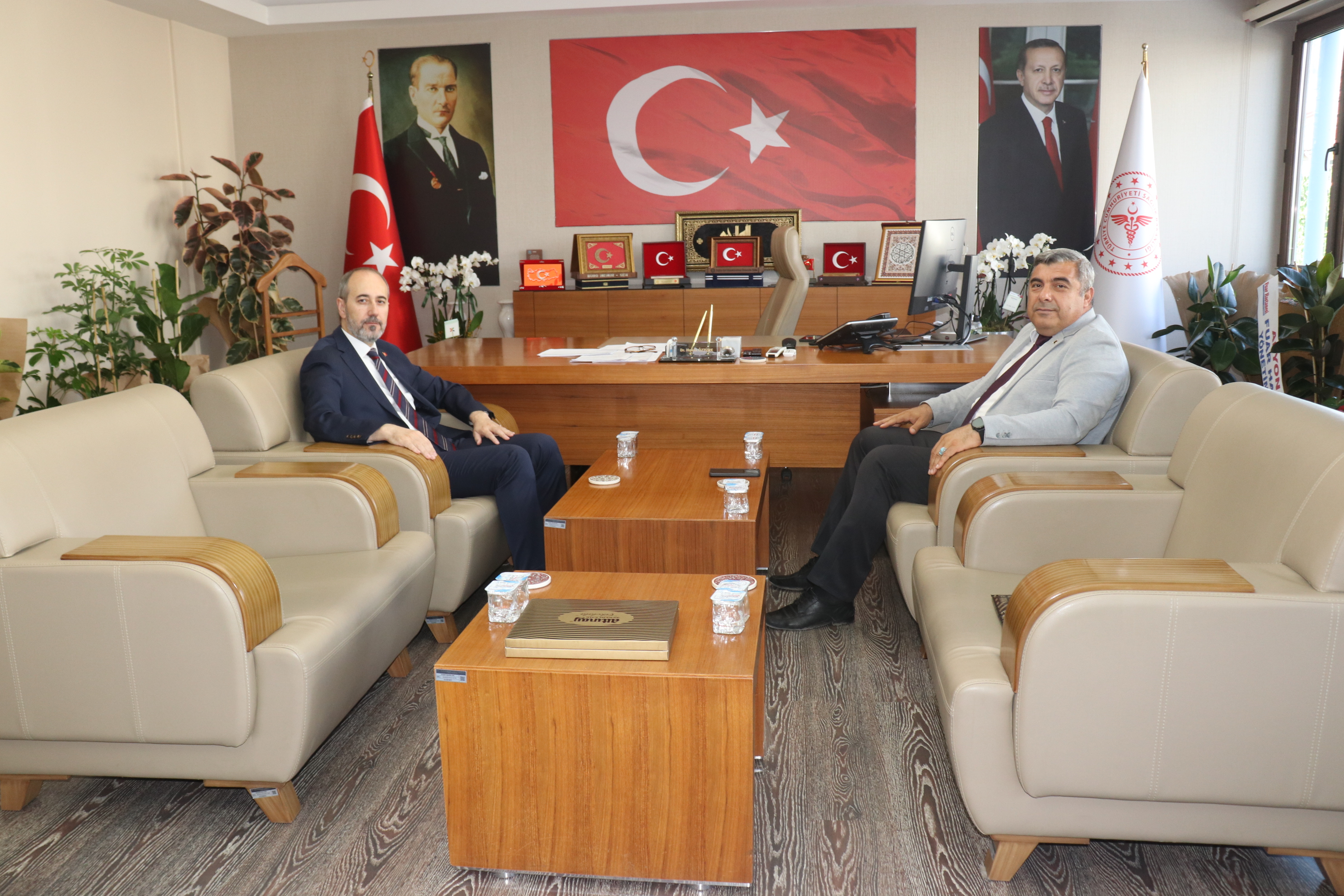 Müdür Sünnetci̇’den Sağlik Müdürü Öztürk’e Nezaket Zi̇yareti̇ (1)