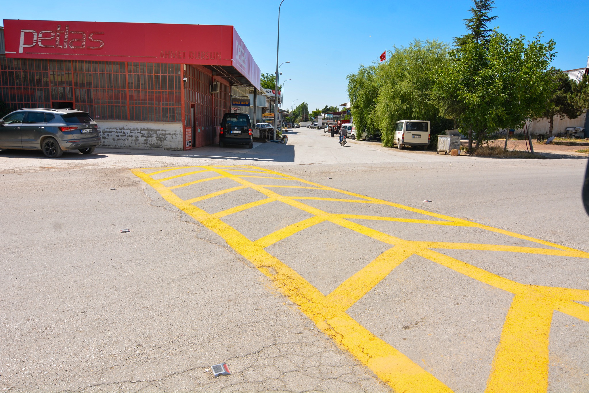 Sandıklı’da Trafikte Görünürlük Arttı Çizgiler Yenilendi (2)