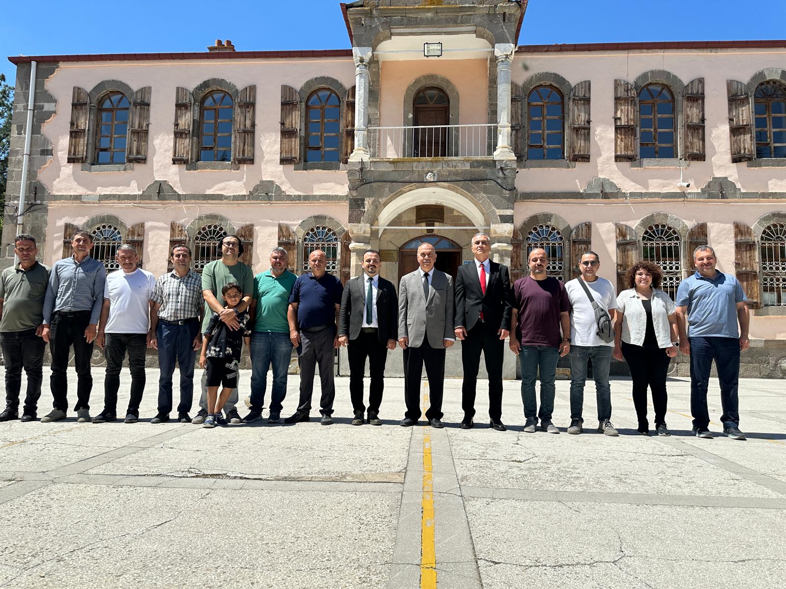 Sinanpaşa Myo’da Görev Değişimi Bayrak Tekbaş’a Devredildi (1)