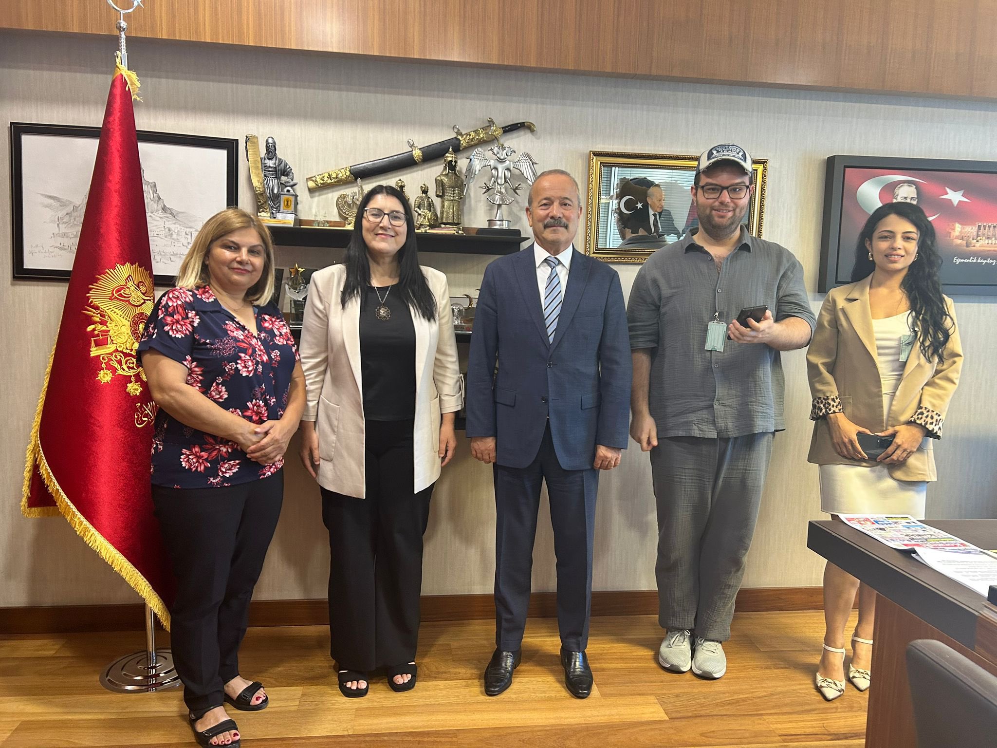 Taytak Özel Bi̇reyleri̇ Yalniz Birakmiyor 1