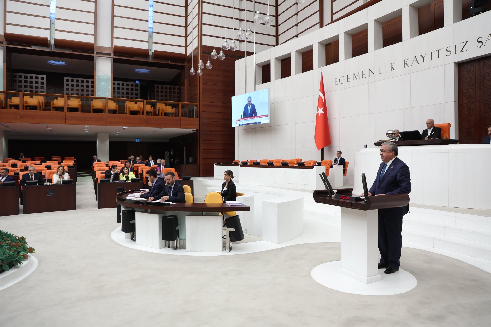 Yasama Yili Sona Erdi̇, Ak Parti̇li̇ Veki̇ller Sahaya İni̇yor (1)