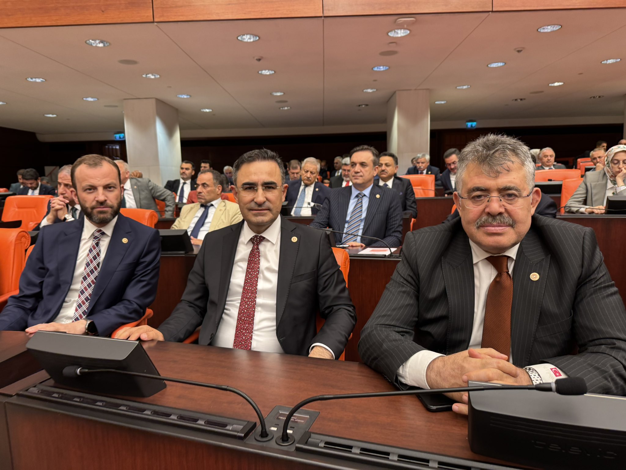 Yasama Yili Sona Erdi̇, Ak Parti̇li̇ Veki̇ller Sahaya İni̇yor (3)