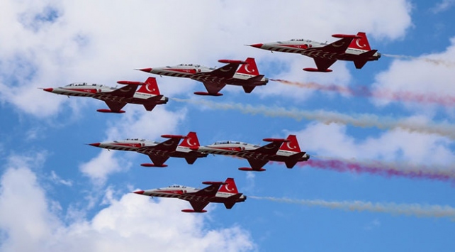 Afyon Semalarında Zafer Coşkusu (1)