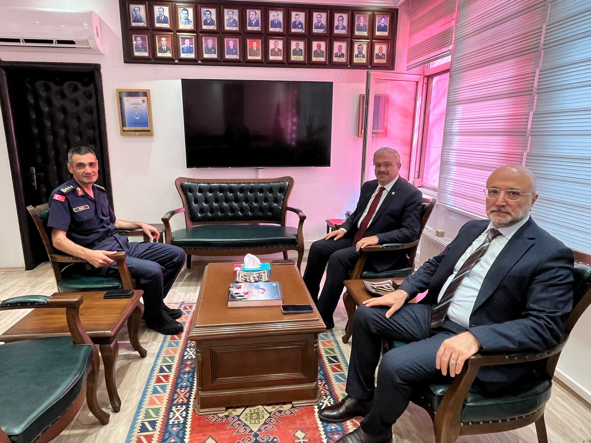 Ak Parti̇ Afyon’dan Jandarma Komutani Kaya’ya Hayirli Olsun Zi̇yareti̇ (1)