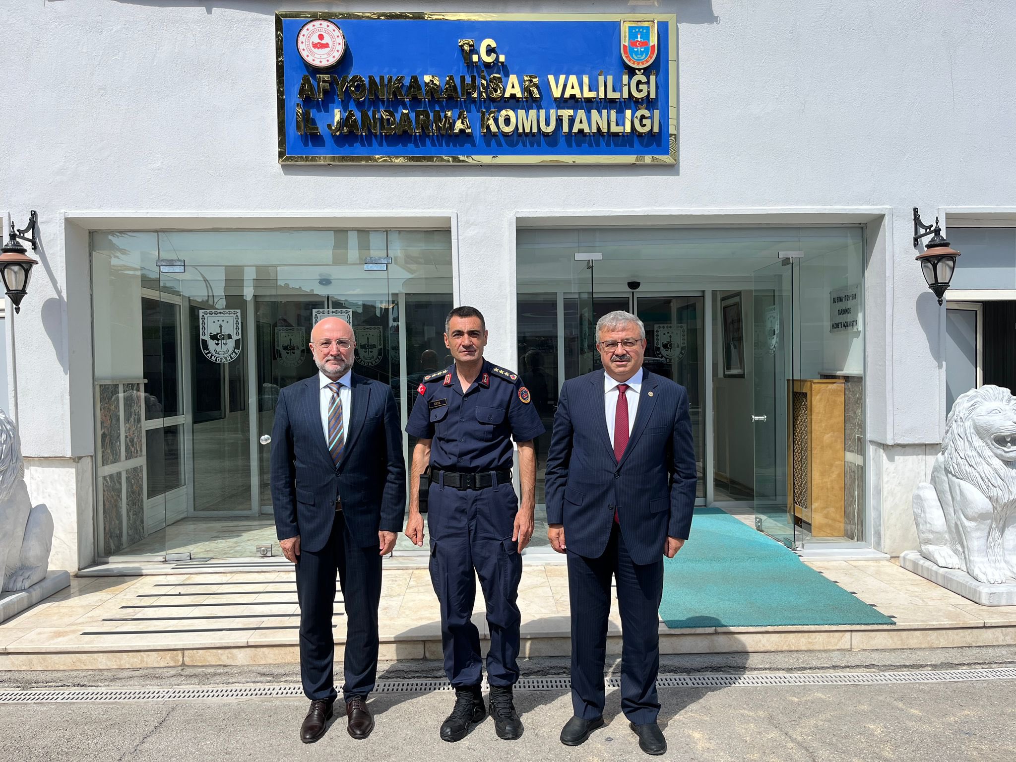 Ak Parti̇ Afyon’dan Jandarma Komutani Kaya’ya Hayirli Olsun Zi̇yareti̇ (2)