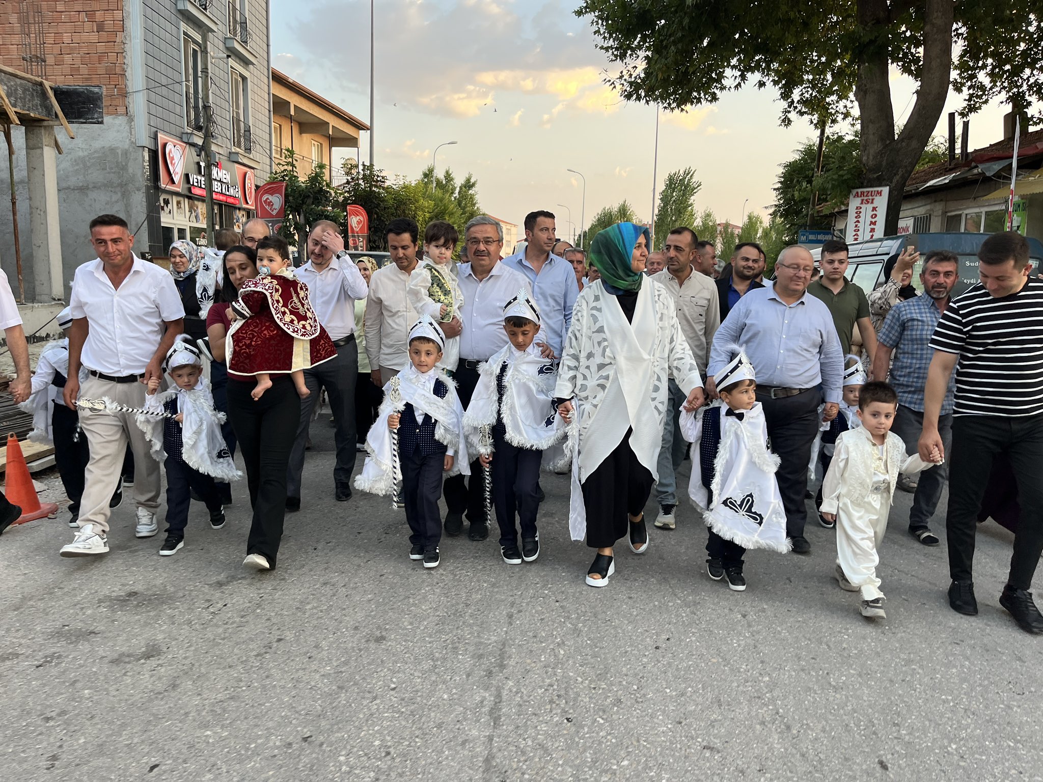 Ak Parti̇’ni̇n 24. Yili, 24 Çocuğun Sevi̇nci̇ne Ortak Oldu (2)