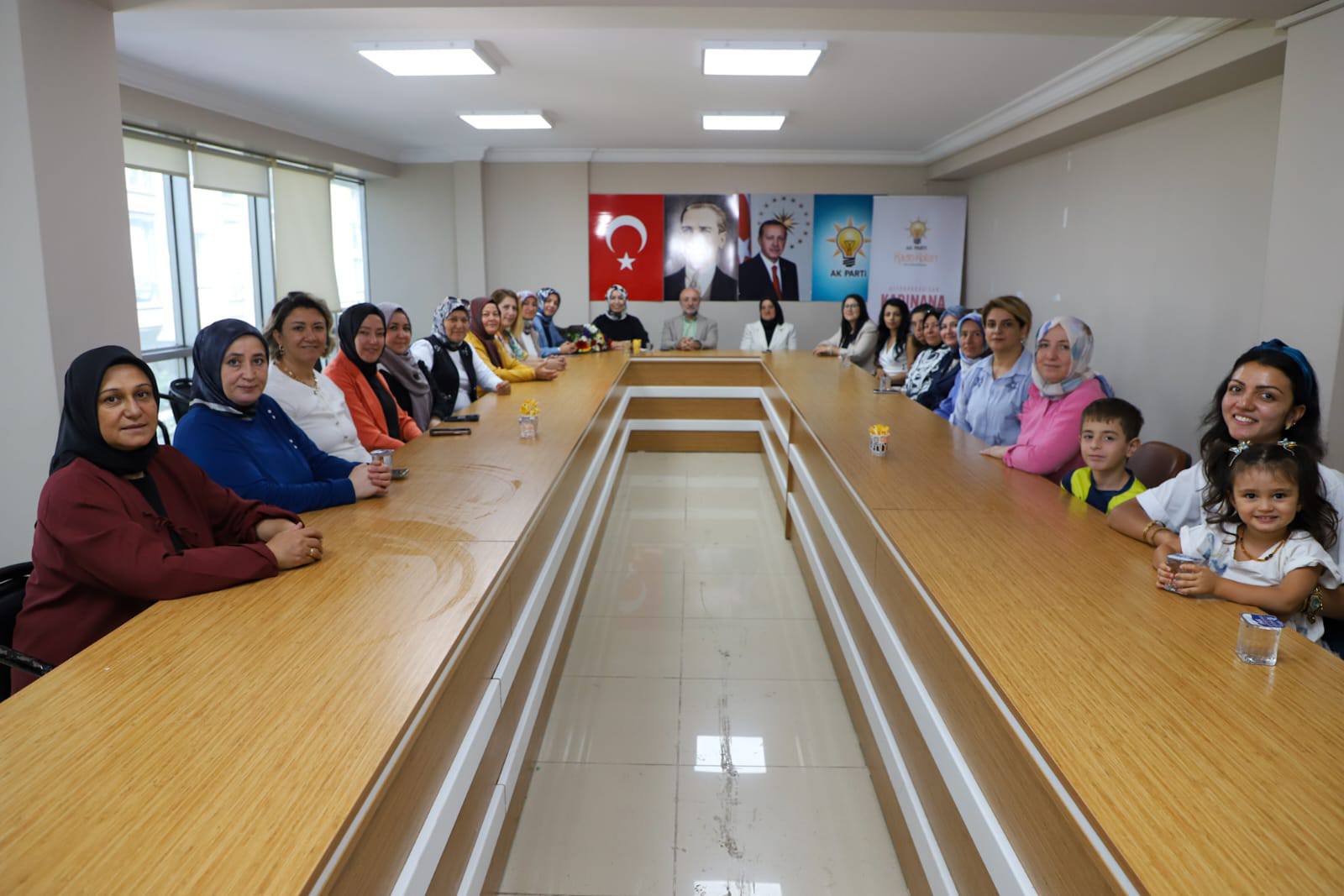 Başkan Şahi̇n, Kadinlari İlgi̇lendi̇ren Hangi̇ Programa Katildi 2