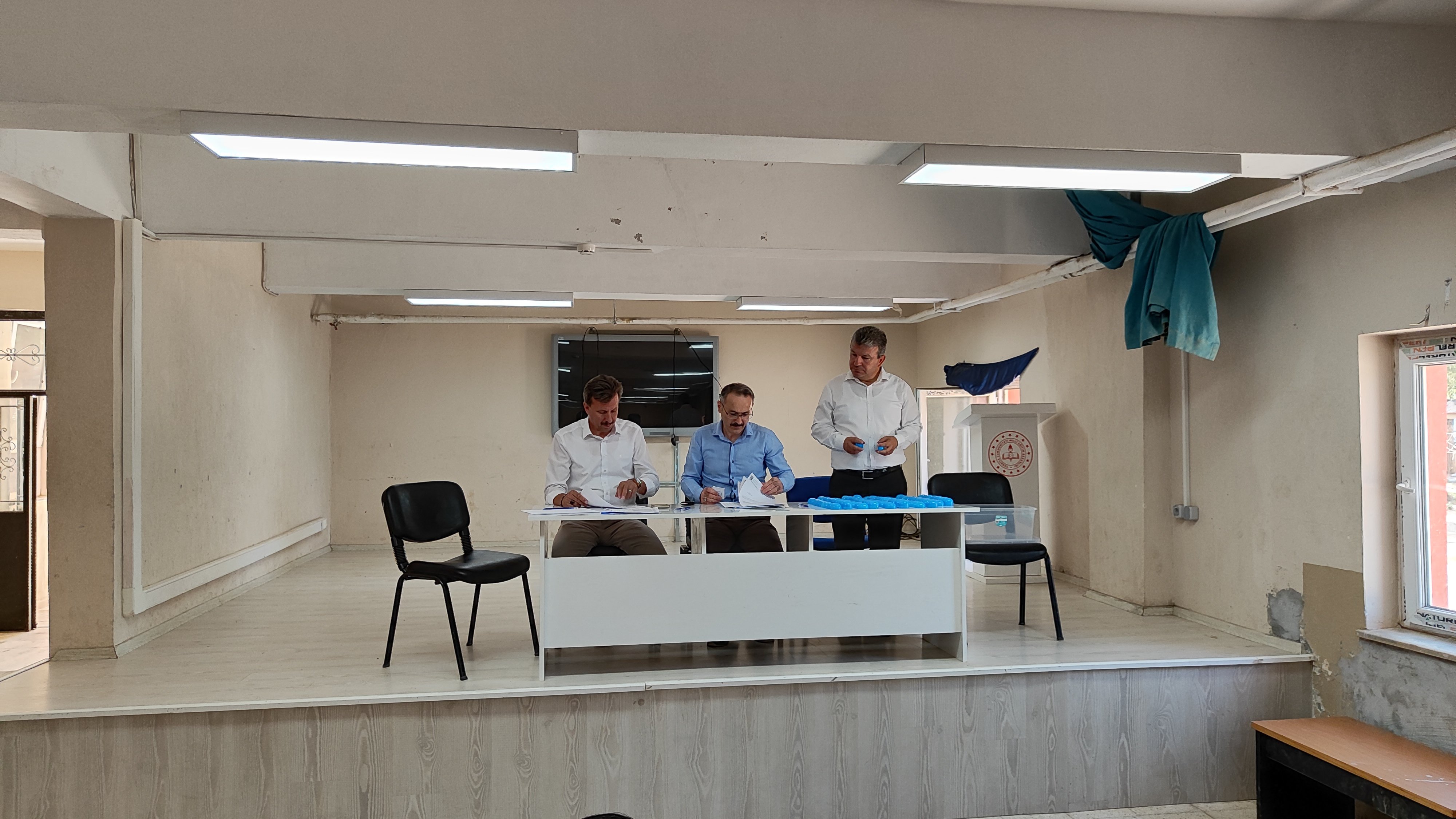 Başmakçi’da Okul Personeli̇ Noter Kurasiyla Beli̇rlendi̇ (1)