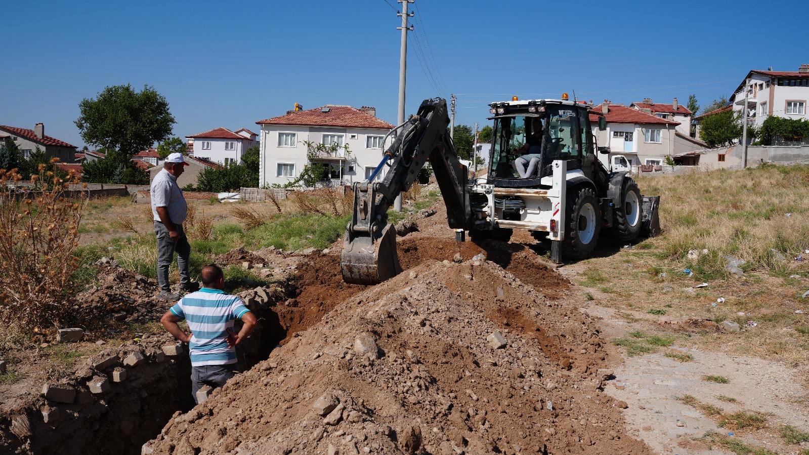 Bolvadi̇n’de Altyapi Sorununa Neşter Eski̇ Borular Yeni̇lendi̇ 2