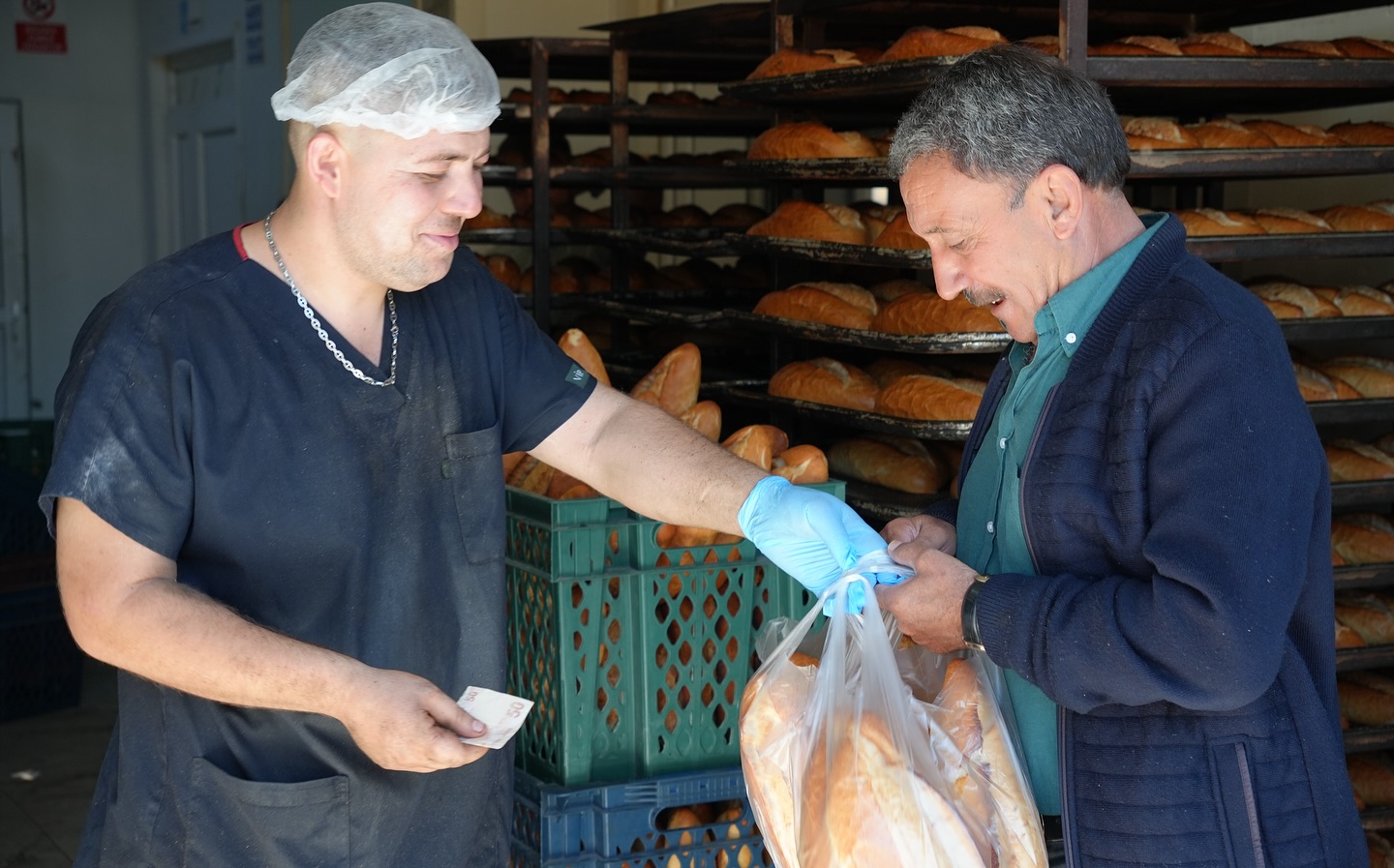 Bolvadi̇n’de Artan Mali̇yetlere Rağmen Ekmek Fi̇yati Deği̇şmedi̇ (1)