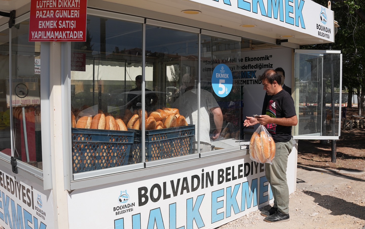 Bolvadi̇n’de Artan Mali̇yetlere Rağmen Ekmek Fi̇yati Deği̇şmedi̇ (2)