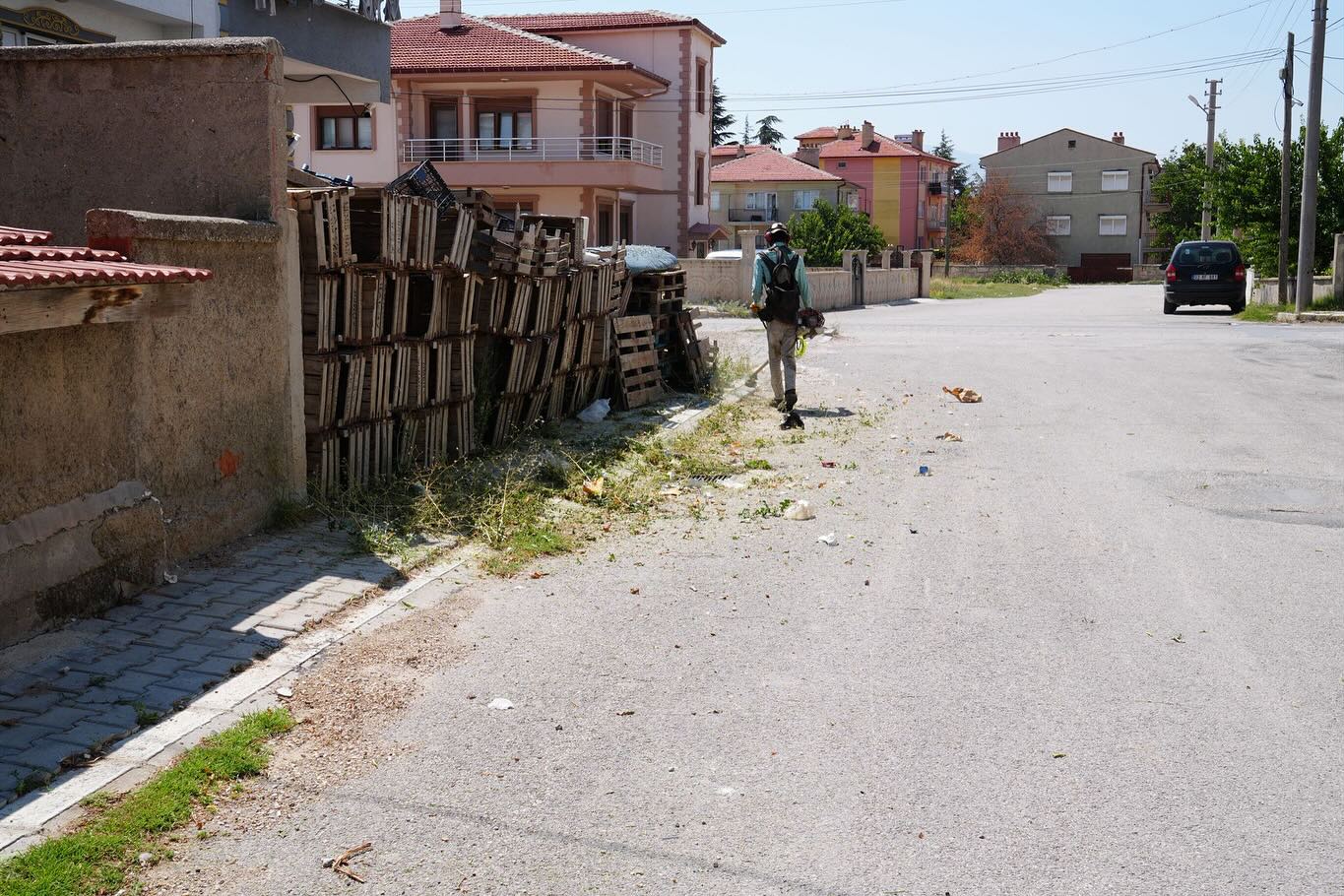 Bolvadi̇n’de Çevre Düzenleme Çalişmalari Sürüyor (1)
