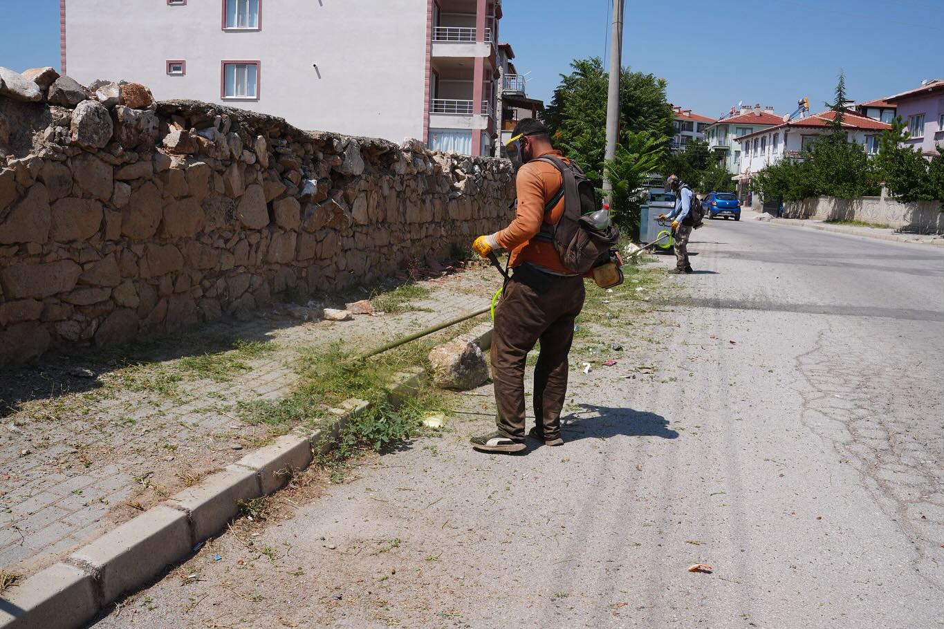 Bolvadi̇n’de Çevre Düzenleme Çalişmalari Sürüyor (2)