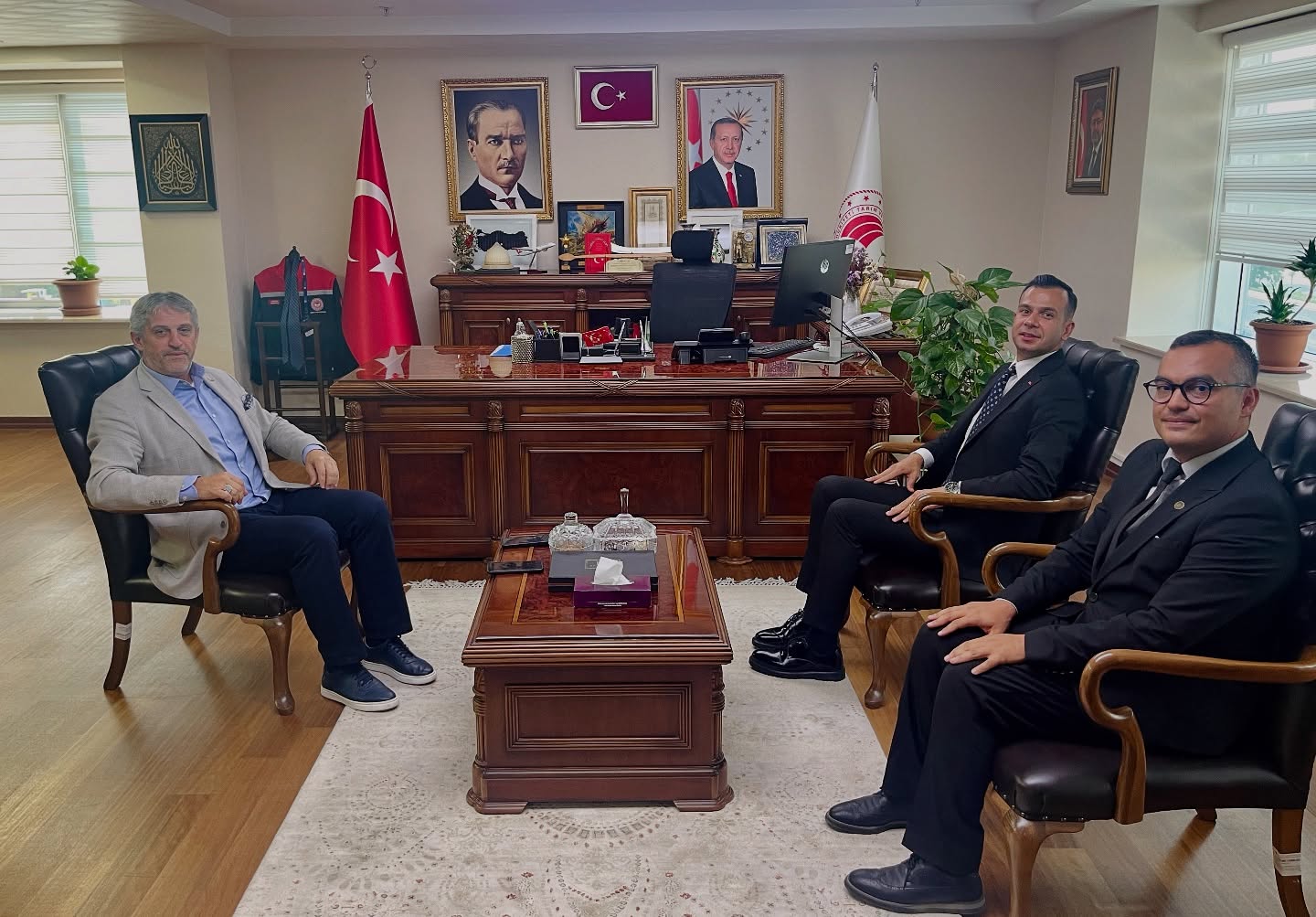 Kaymakamdan Bakanliğa Di̇rsek Temasi 1