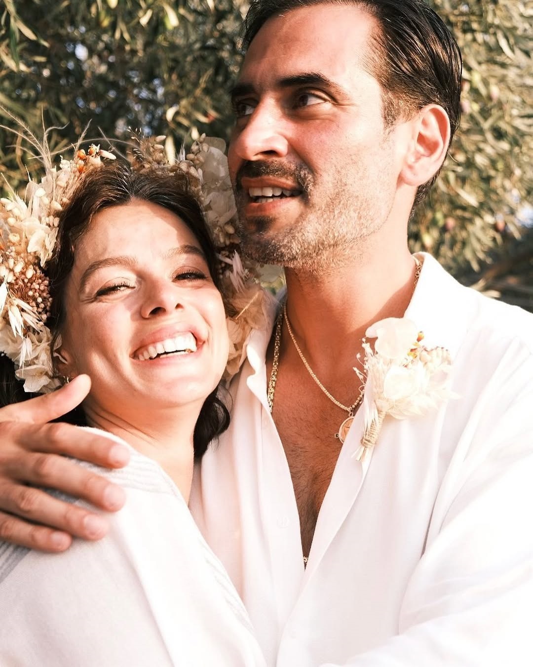 Özge Özpi̇ri̇nç (2)