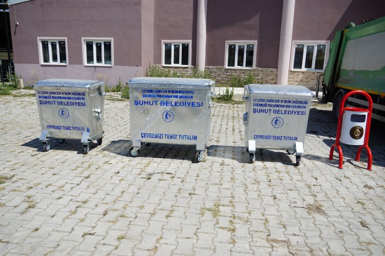 Şuhut Beledi̇yesi̇ne Yeni̇ Araç Ve Konteyner Desteği̇ 3