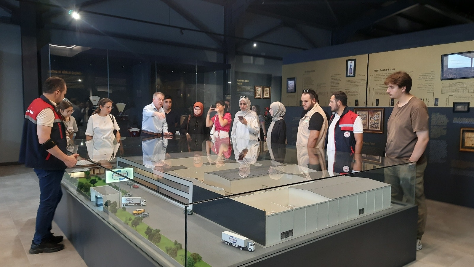 Tarim İl Müdürlüğünden Sucuk Müzesi̇ Ve Üreti̇m Tesi̇si̇ne Tekni̇k Gezi̇ (4)