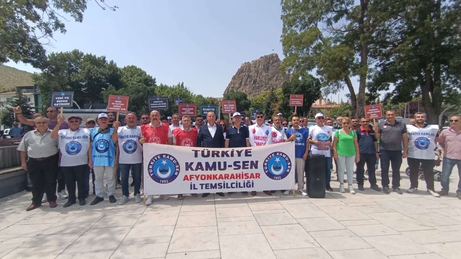 Türki̇ye Kamu Sen “Bu Tekli̇fi̇ Asla Kabul Etmi̇yoruz” (1)