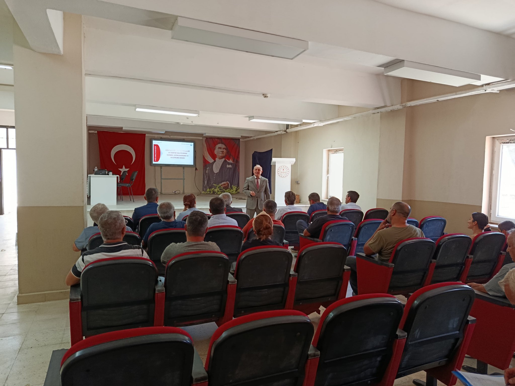 Türki̇ye Yüzyili Maari̇f Modeli̇ Başmakçi’da Tanitildi (3)
