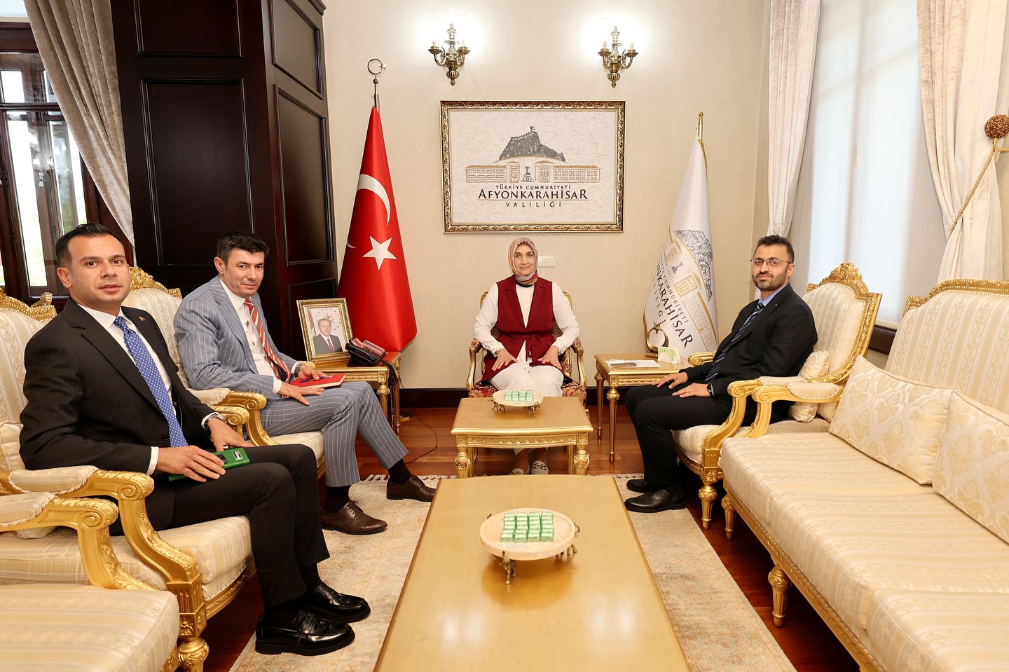 Vali̇ Yi̇ği̇tbaşi, Si̇nanpaşa Ve Vakif Çalişmalarini Gündeme Aldi (2)