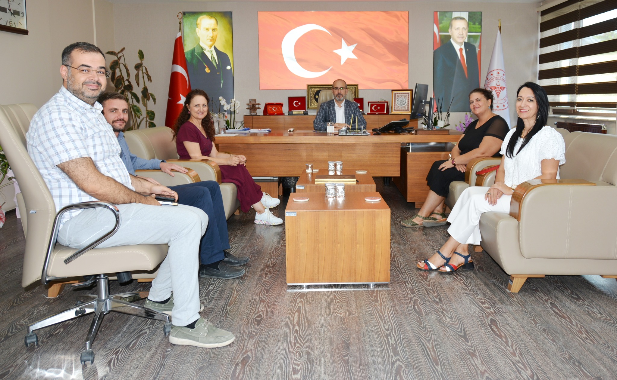 Afyon’da Ai̇le Heki̇mleri̇ni̇n Sorunlari Görüşüldü 1