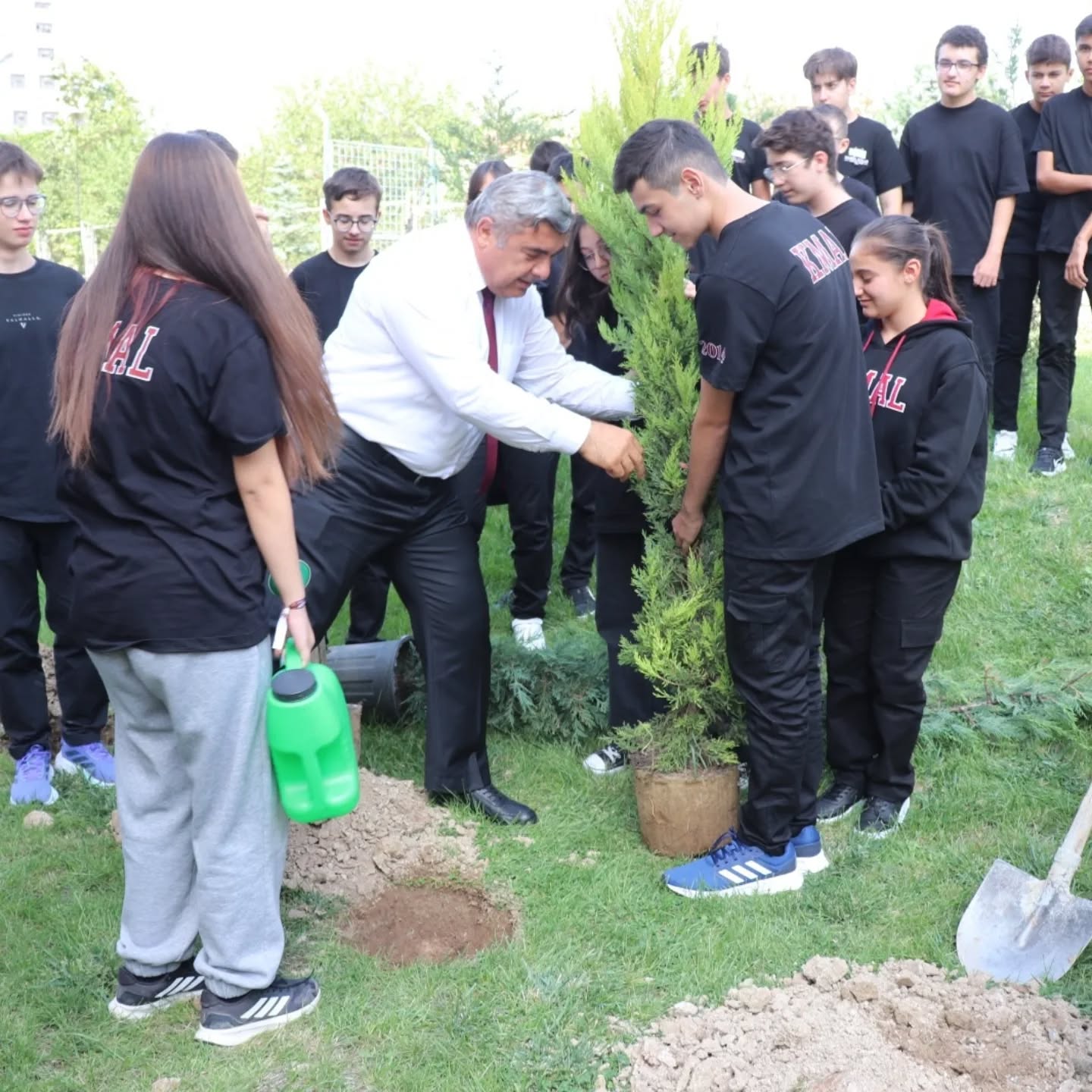 Afyonkarahi̇sar’da Açiliş Dersi̇ Çevre Bi̇li̇nci̇ Temasiyla Gerçekleşti̇ (2)
