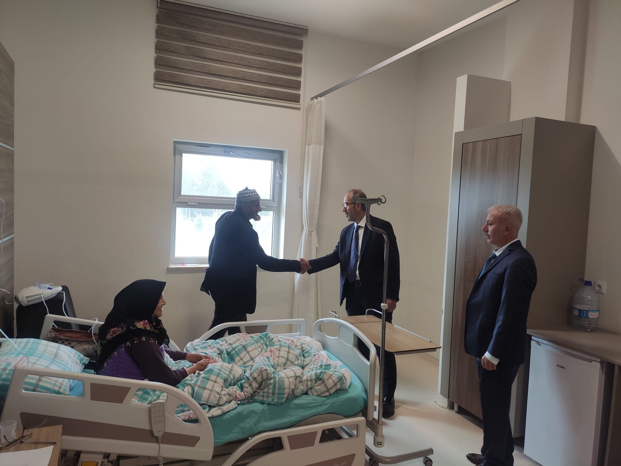 Afyonkarahi̇sar’da İlçe Hastaneleri̇ne Yakin Taki̇p (4)