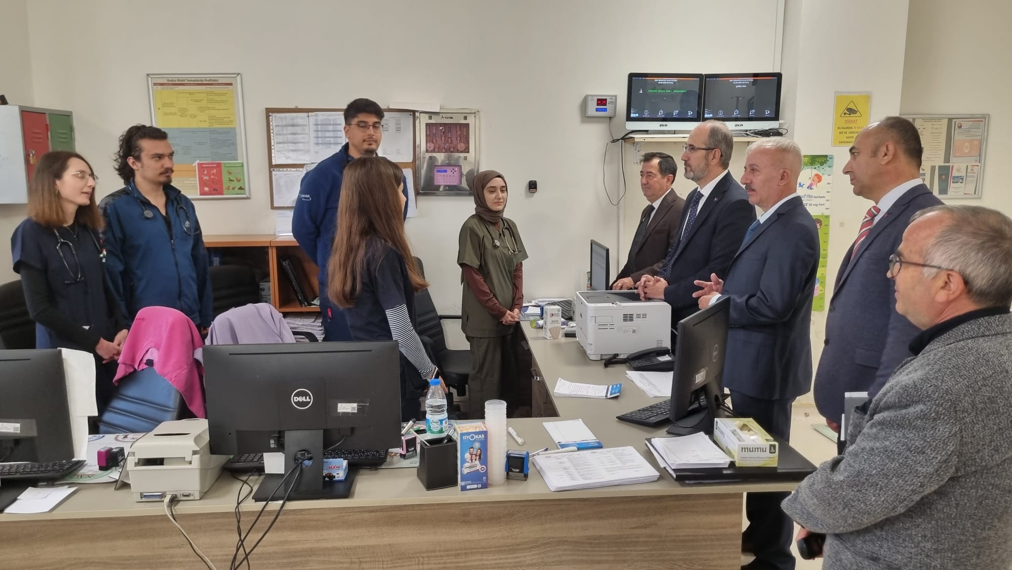 Afyonkarahi̇sar’da İlçe Hastaneleri̇ne Yakin Taki̇p (8)