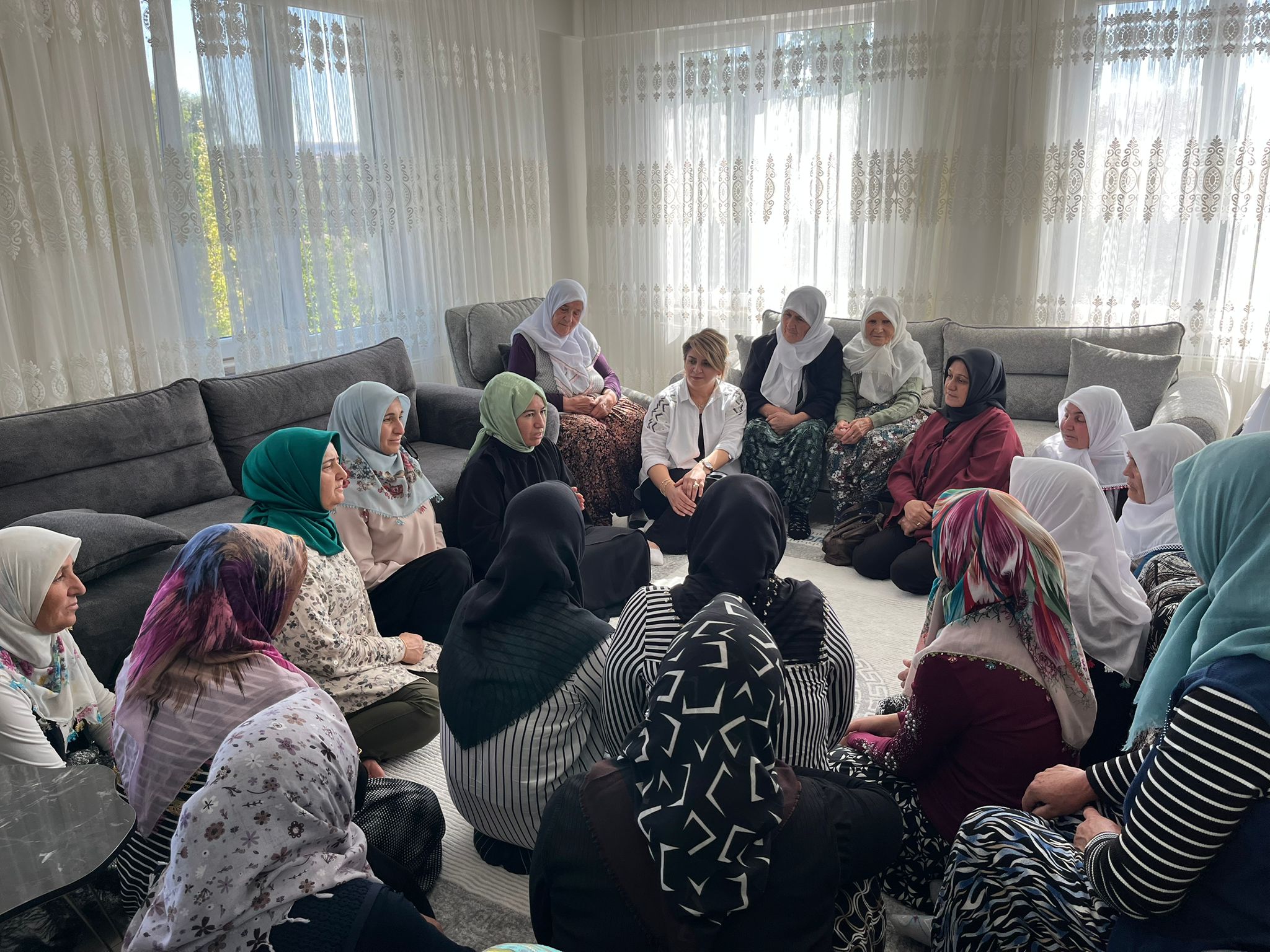Ak Kadinlar Nuri̇bey’de Saha Çalişmasi Gerçekleşti̇rdi̇ (2) Kopya