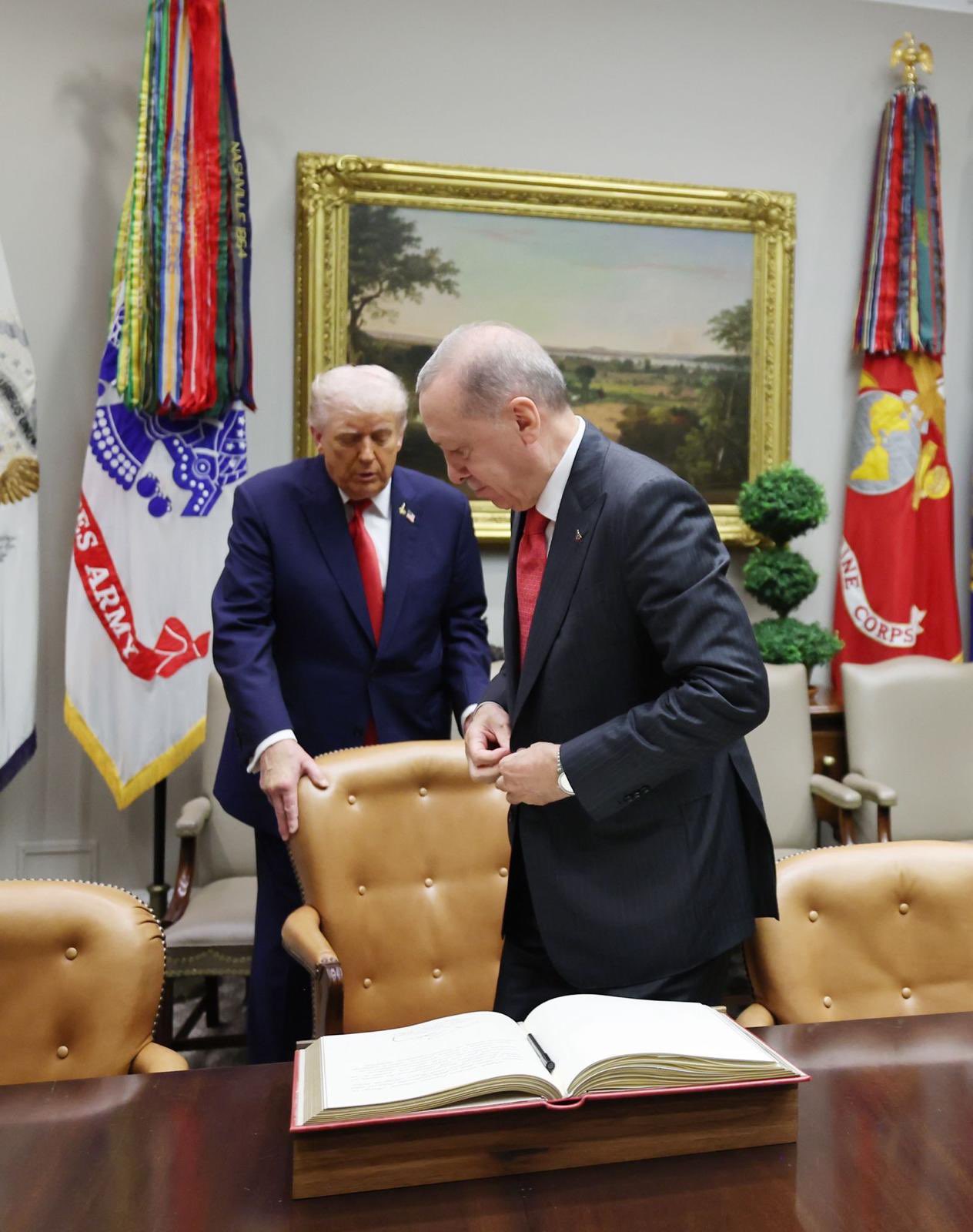 Ak Parti̇ Afyon Teşki̇latindan Erdoğan’a “Küresel Li̇der” Desteği̇ (4)