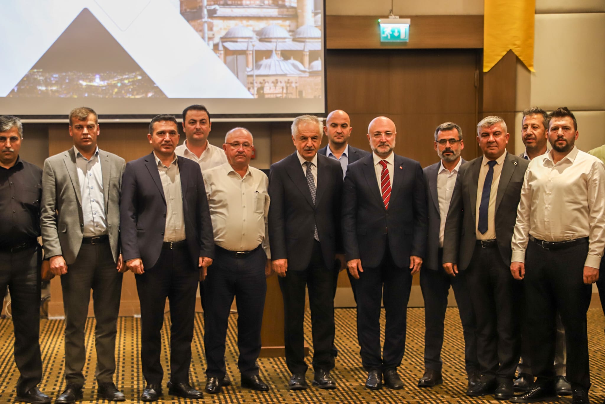 Ak Parti̇ Heyeti̇ Düzenlenen “Konya Modeli̇ Beledi̇yeci̇li̇k Çaliştayi’na” Katildi (1)