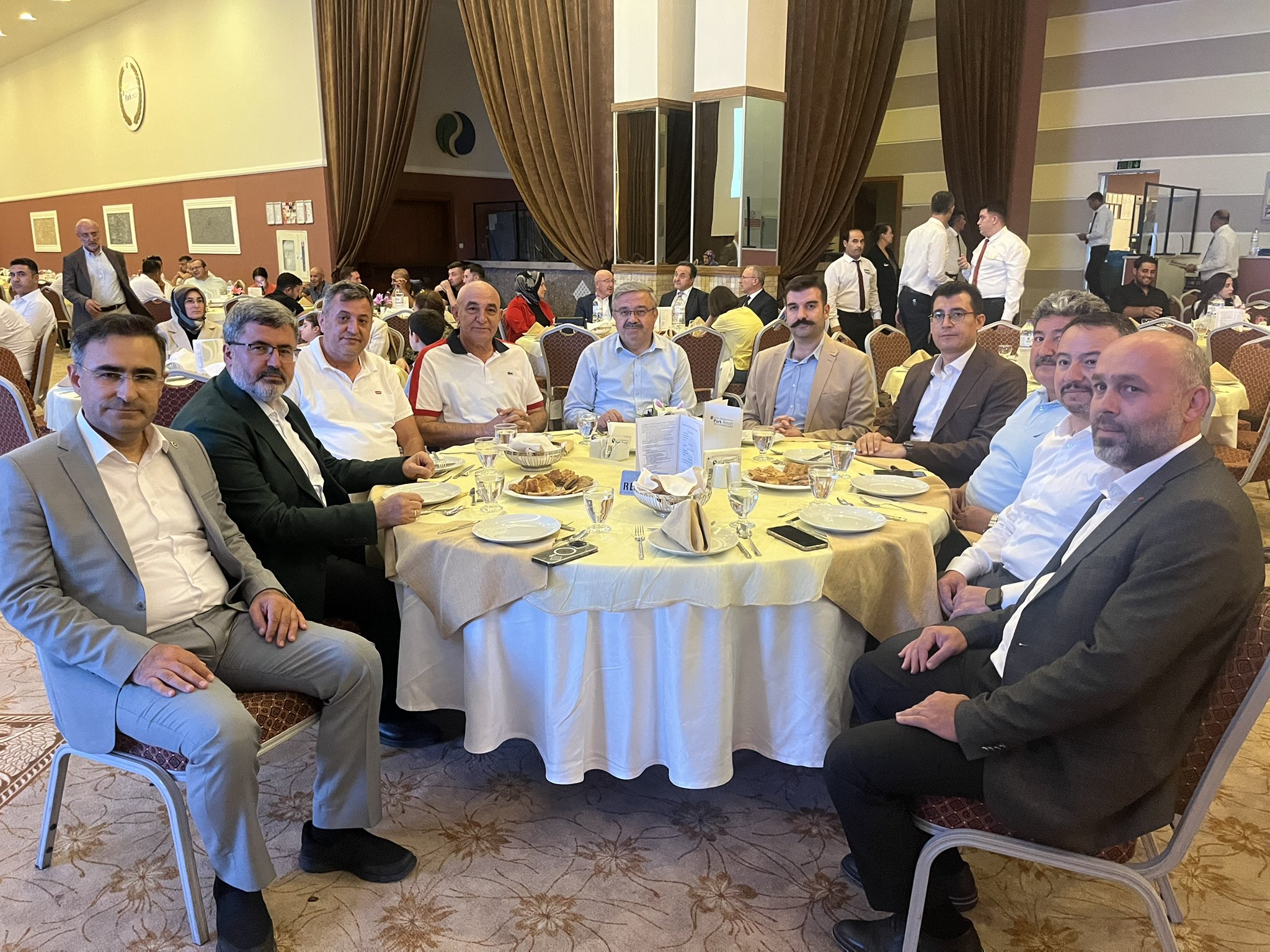 Ak Parti̇ Heyeti̇ Sandikli Çamur Festi̇vali̇ Gala Yemeği̇nde (2)