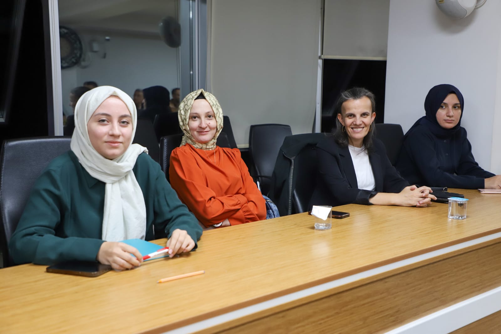 Ak Parti̇ İl Başkanliğinda Haftalik İsti̇şare Toplantisi Yapildi (1)