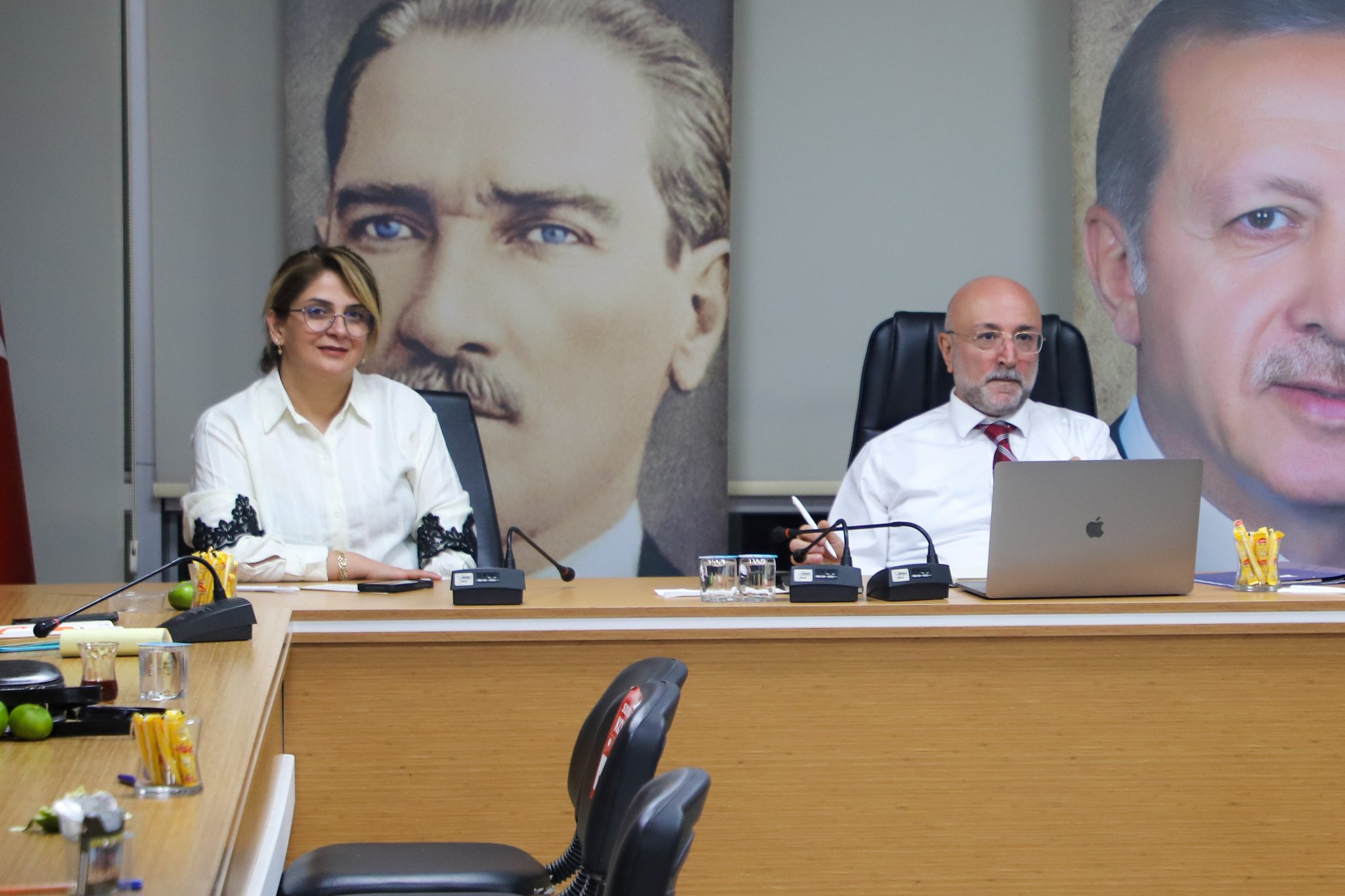 Ak Parti̇ İl Başkanliğinda Haftalik İsti̇şare Toplantisi Yapildi (3)
