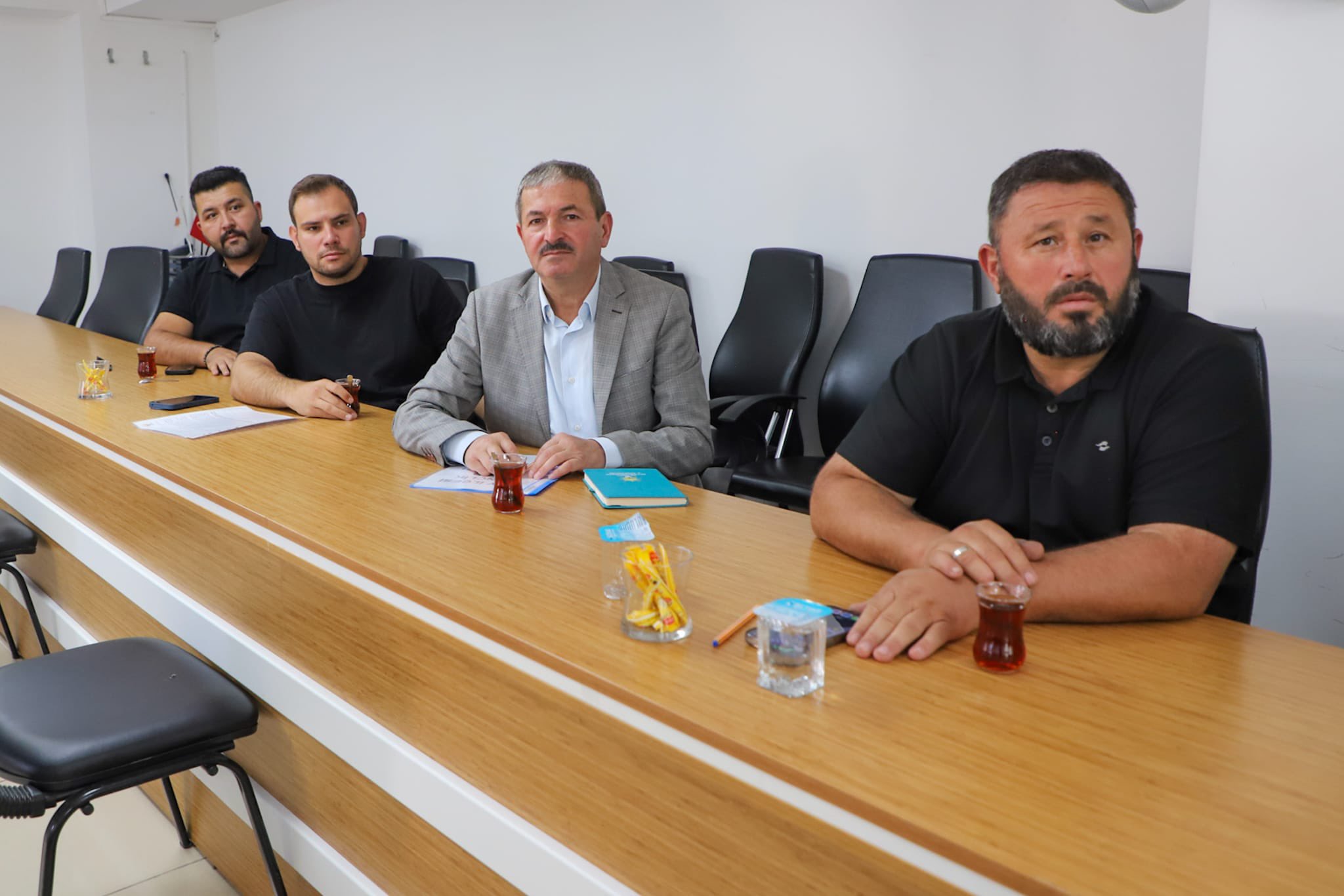 Ak Parti̇’de İlçe Başkanlari Toplantisi Yapildi (2)