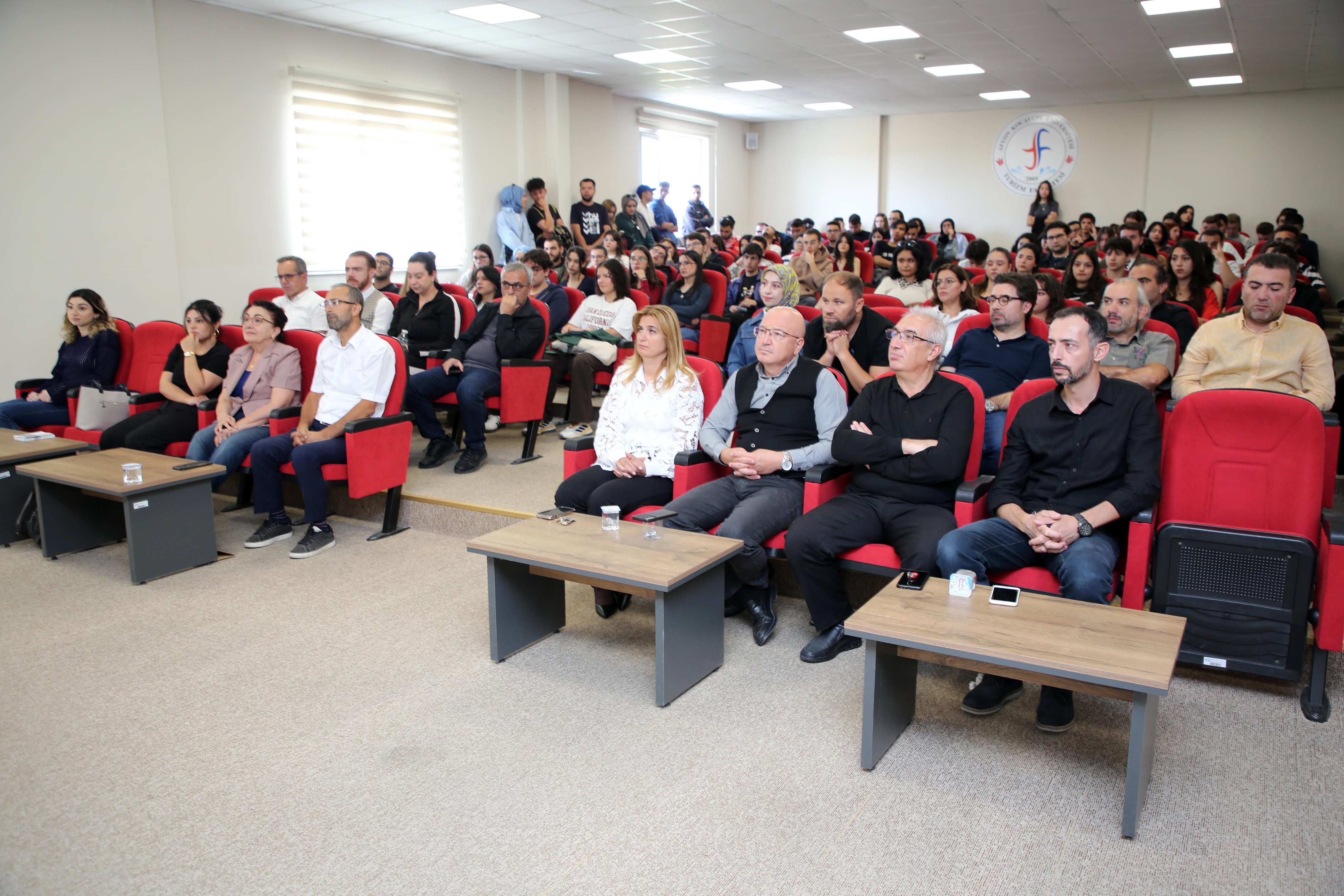 Akü Turi̇zm Fakültesi̇nde 20. Yil Gururu Açiliş Dersi̇ Prof. Dr. Nazmi̇ Kozak’tan (2)