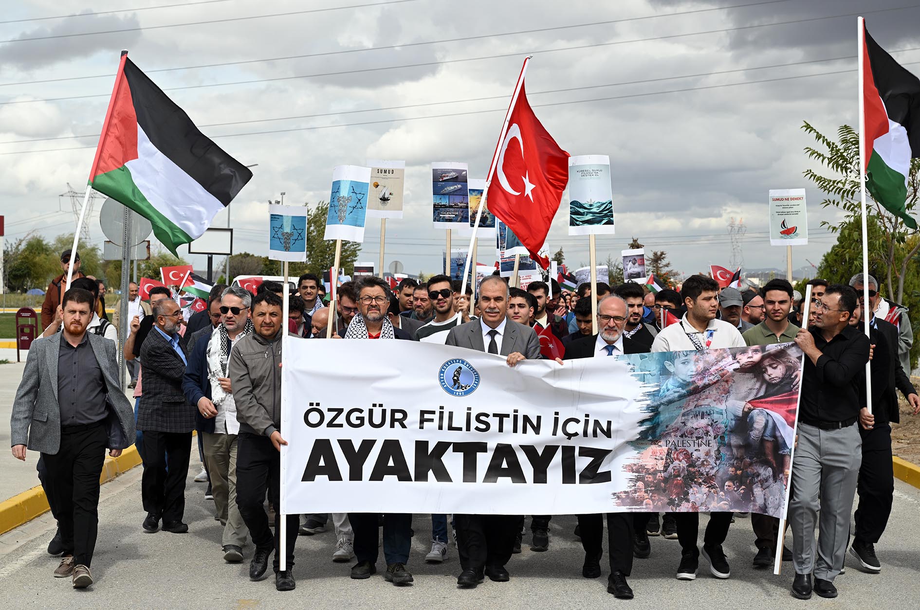 Akü’de Yürüyüş Ve Küresel Sumud Fi̇losu’na Destek Devam Edi̇yor (4)