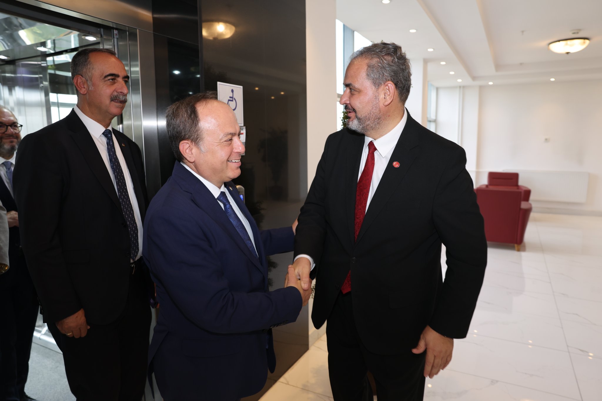 Atso Heyeti̇nden Afsü Rektörü Aslan’a Hayirli Olsun Zi̇yareti̇ (1)